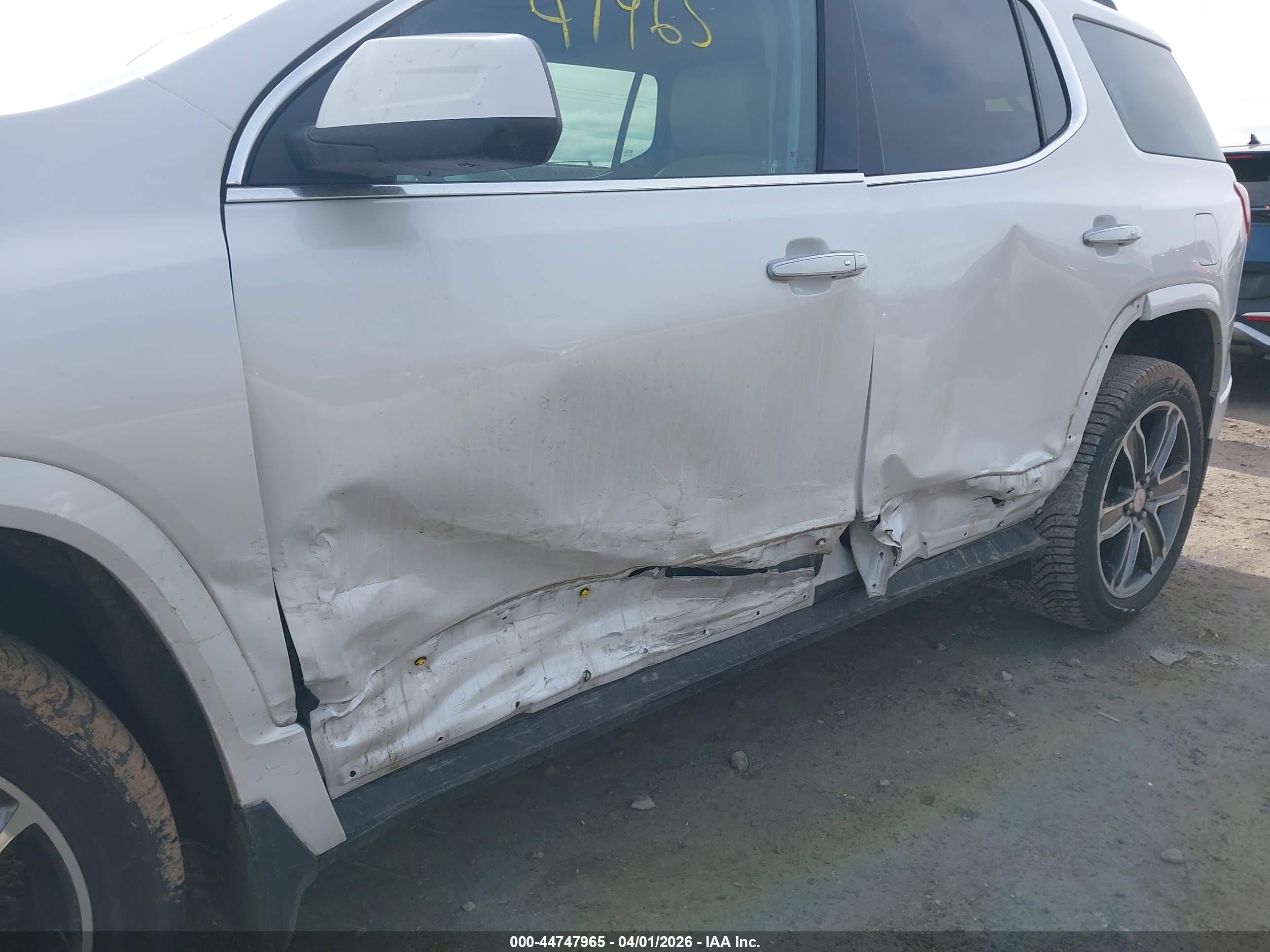 GMC ACADIA image 6
