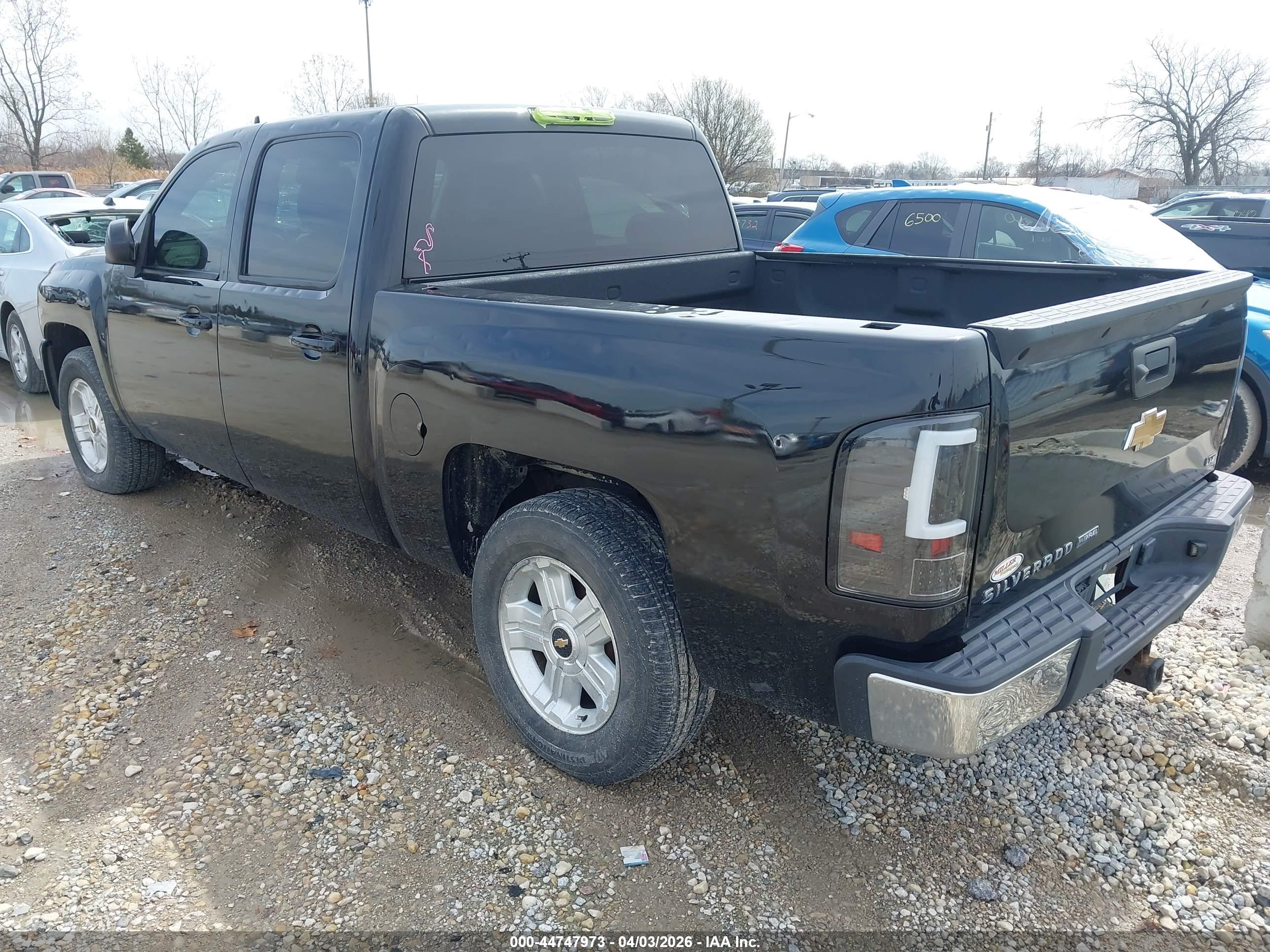 CHEVROLET SILVERADO image 3