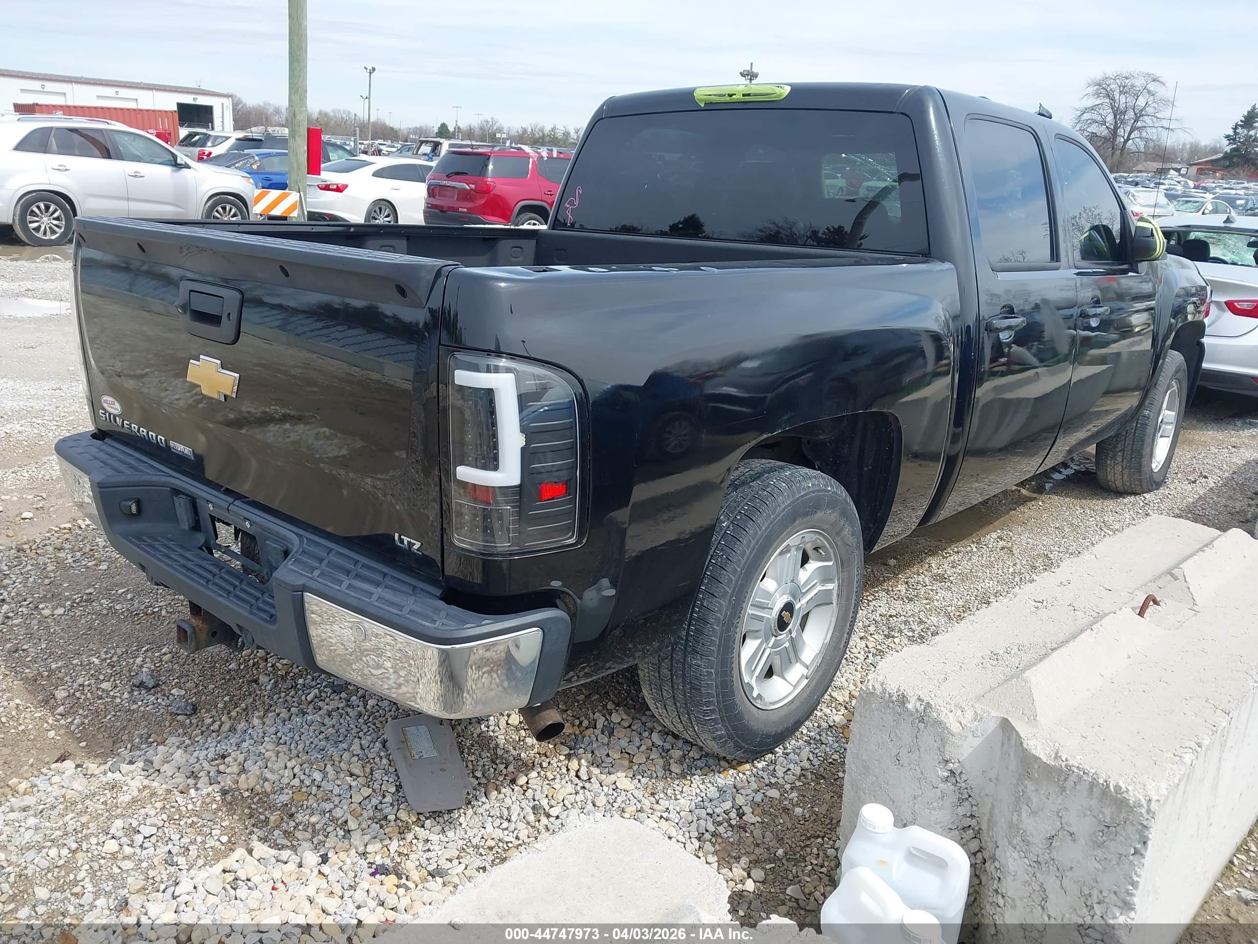 CHEVROLET SILVERADO image 4