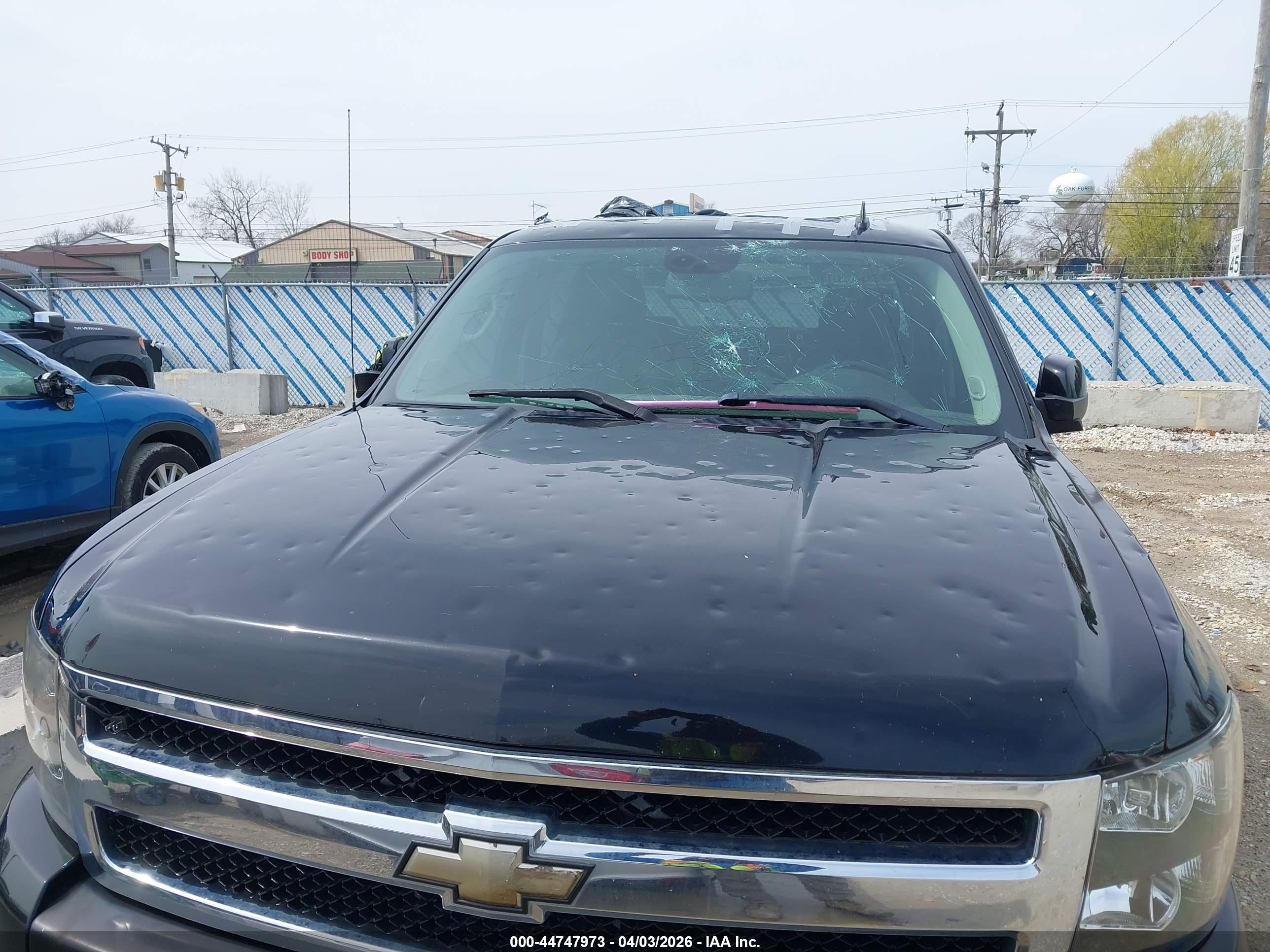 CHEVROLET SILVERADO image 6