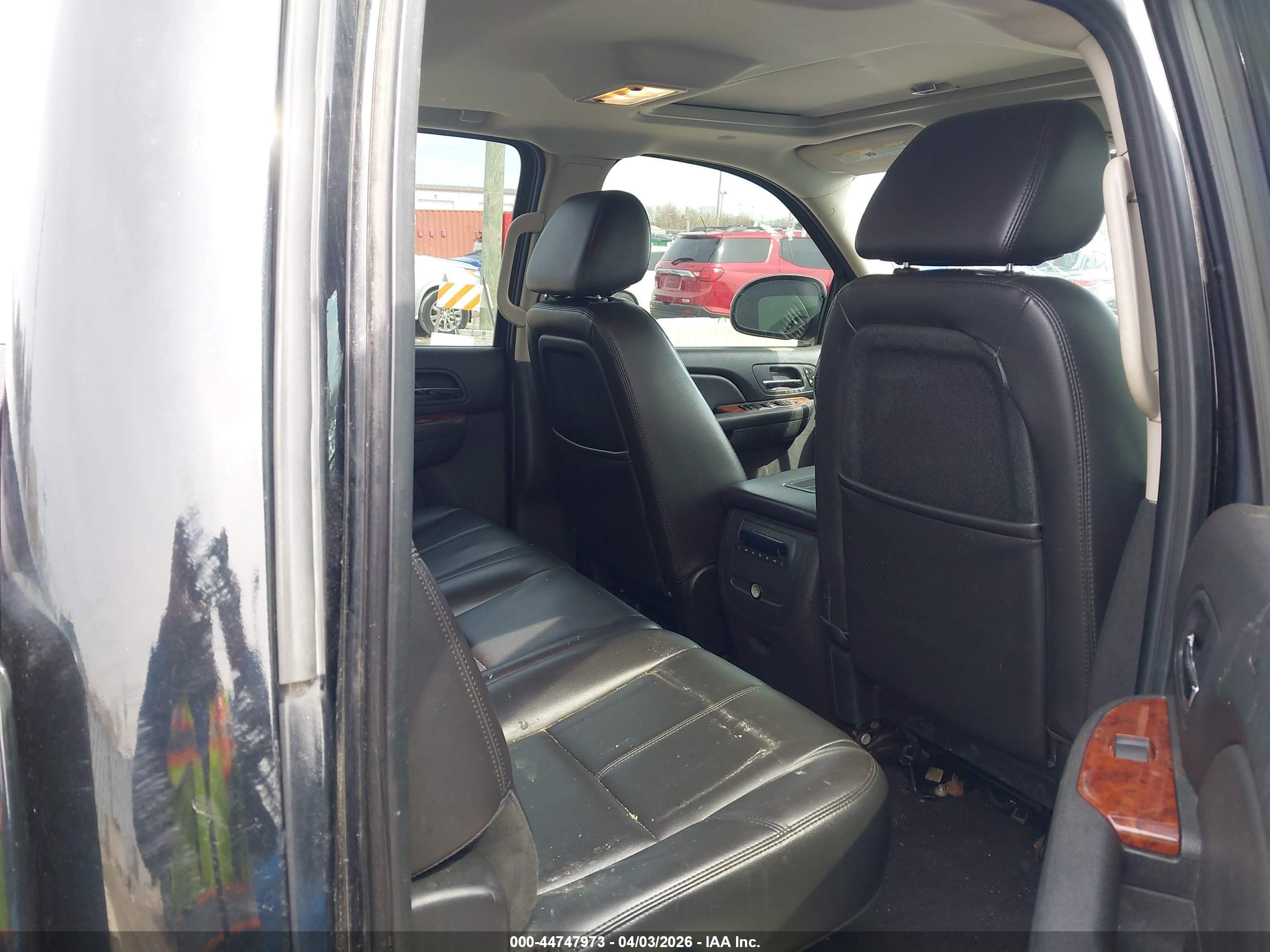 CHEVROLET SILVERADO image 8