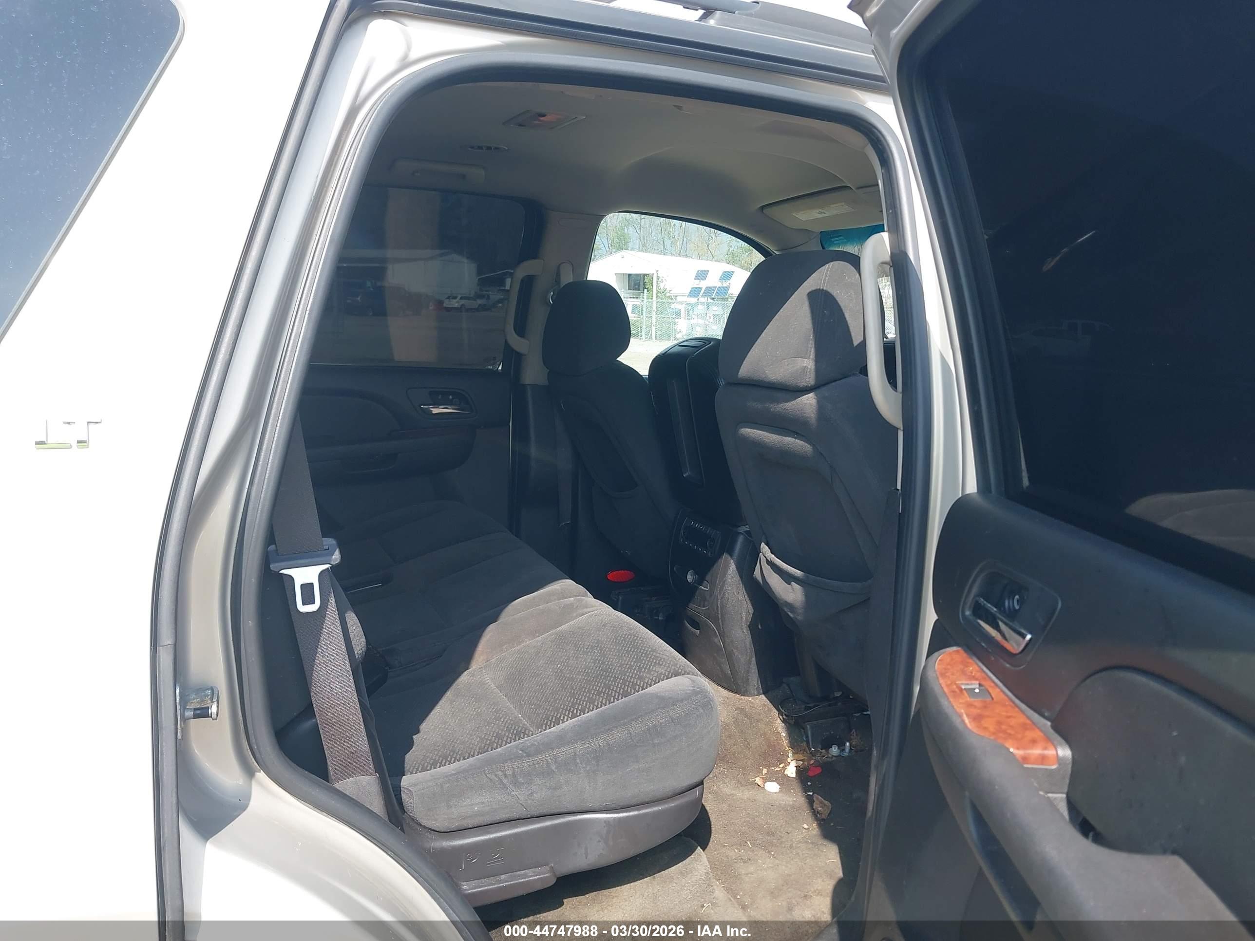 CHEVROLET TAHOE image 8