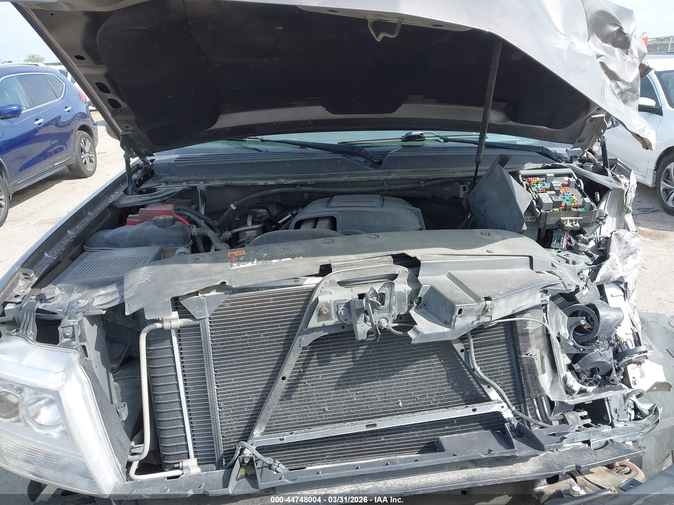 CHEVROLET TAHOE image 10