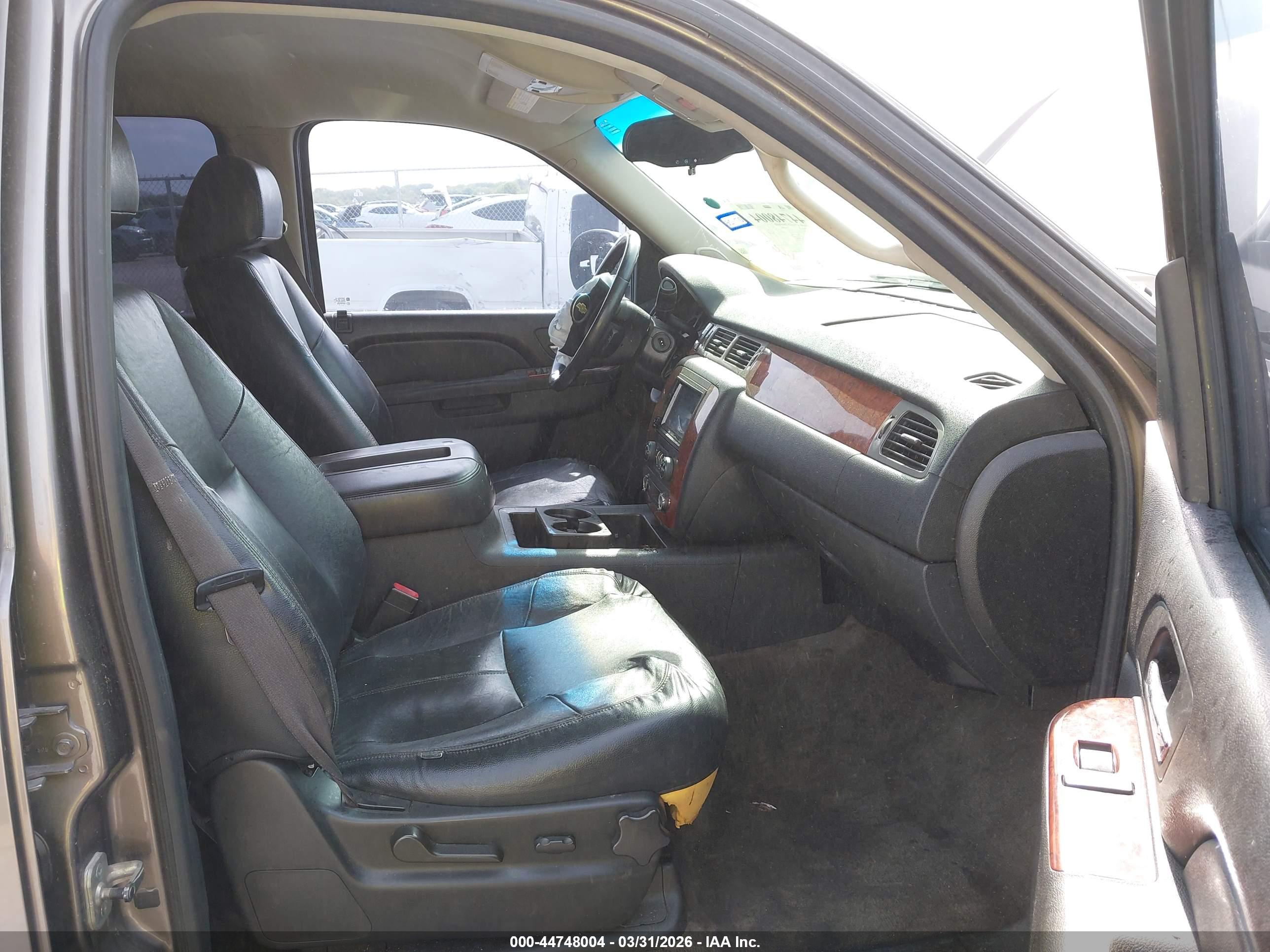 CHEVROLET TAHOE image 5