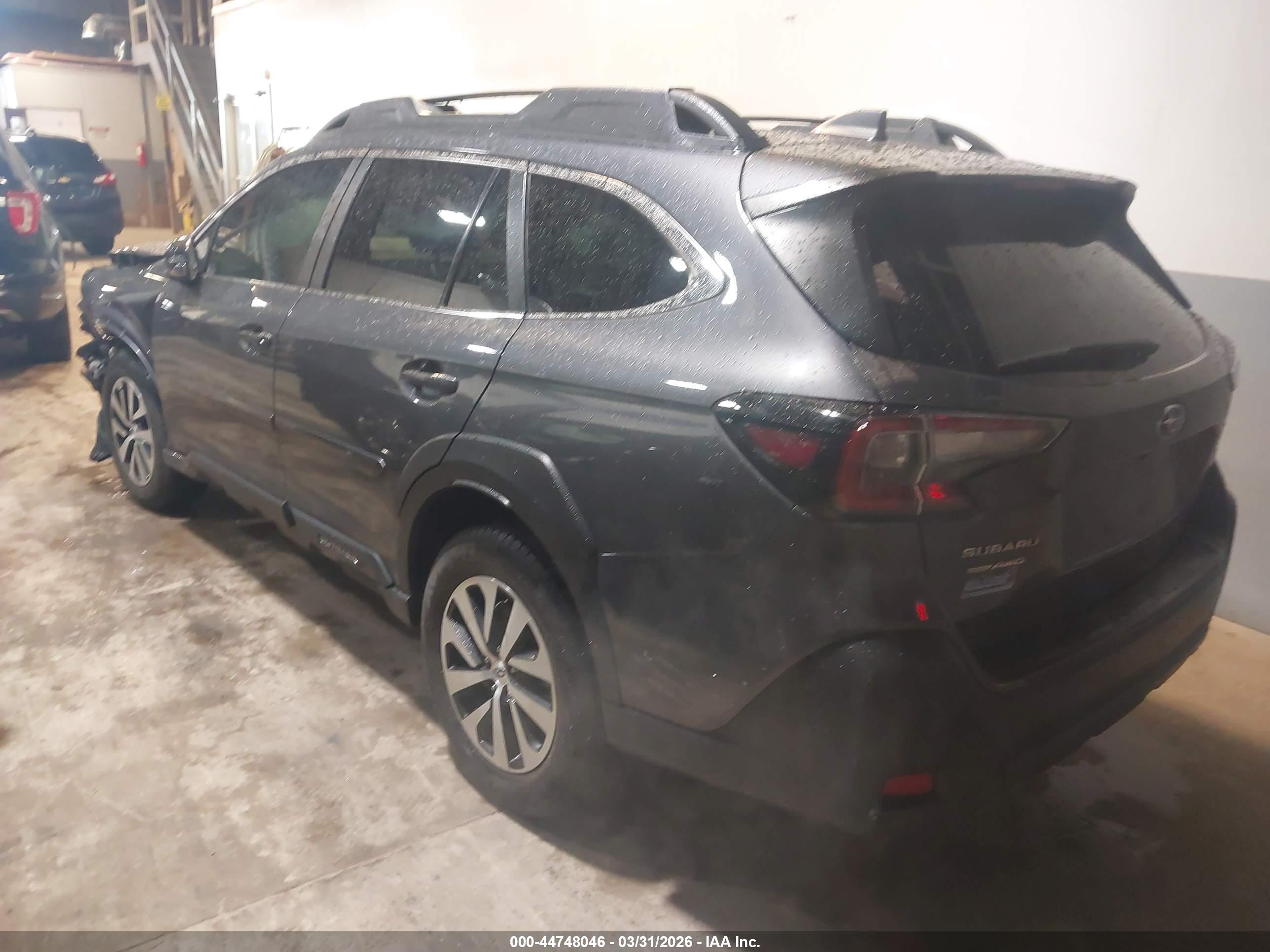SUBARU OUTBACK image 3