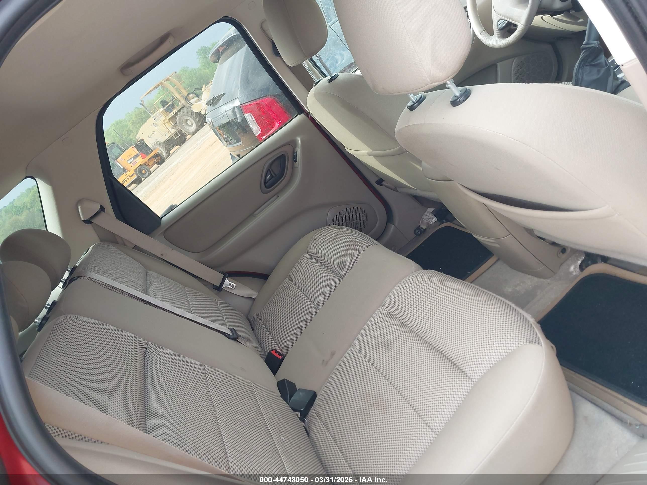 FORD ESCAPE image 8