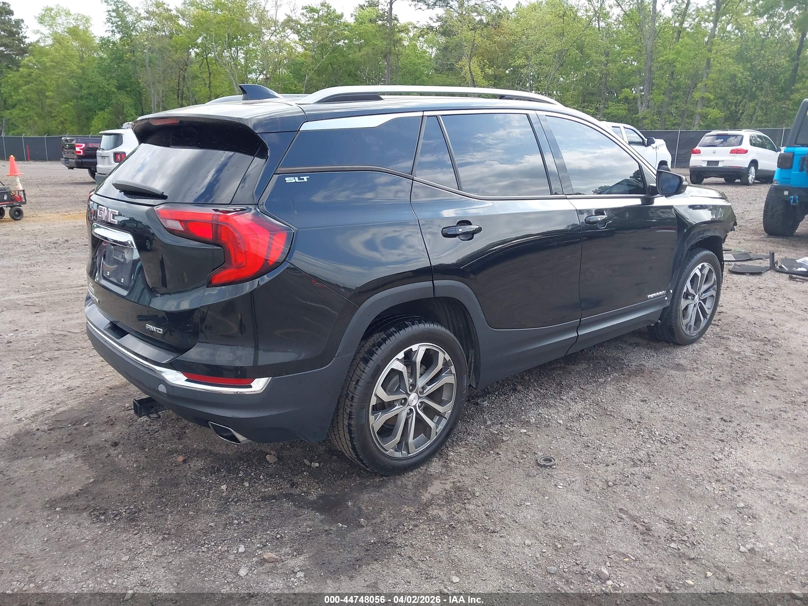 GMC TERRAIN image 4