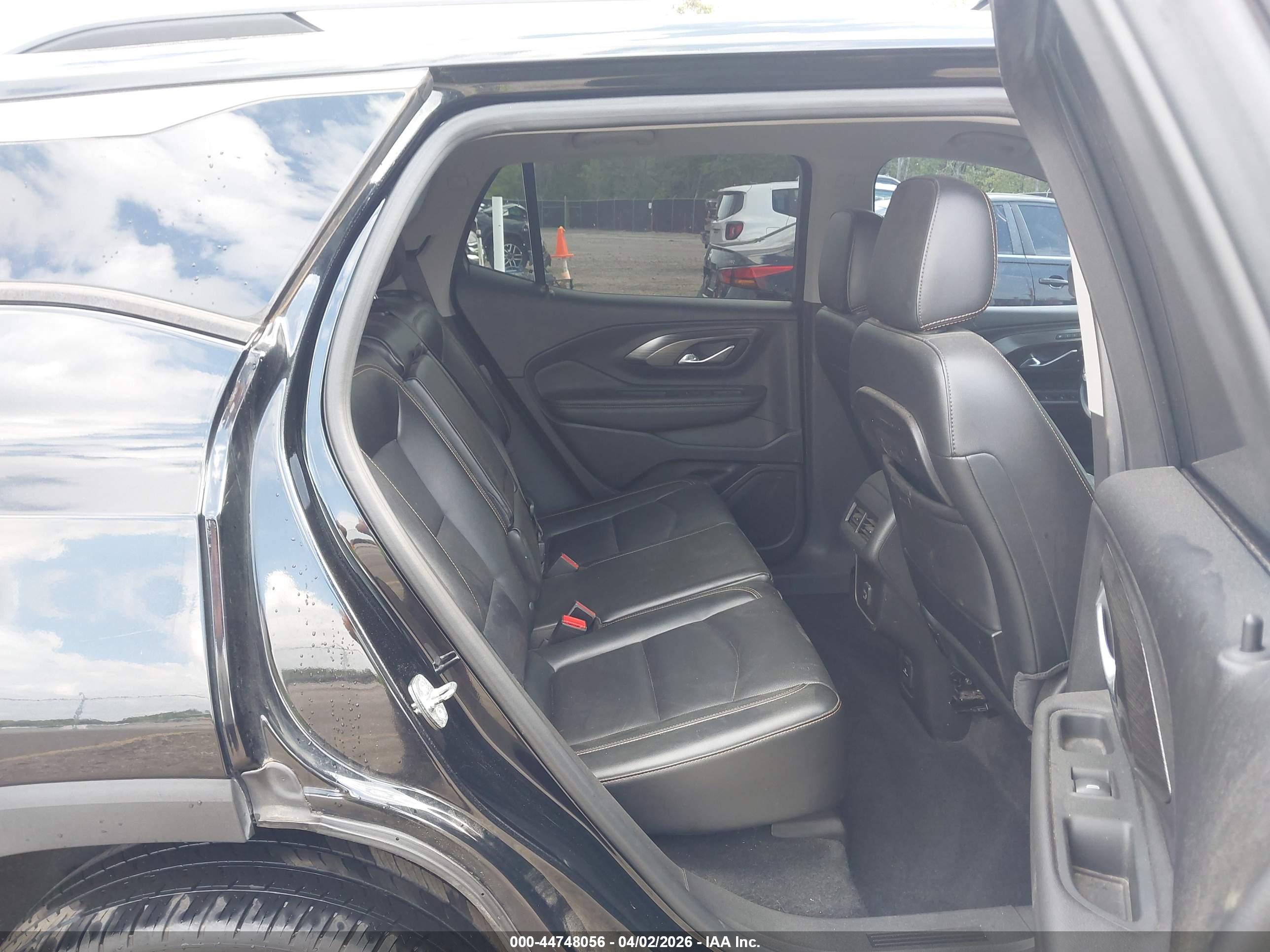 GMC TERRAIN image 8