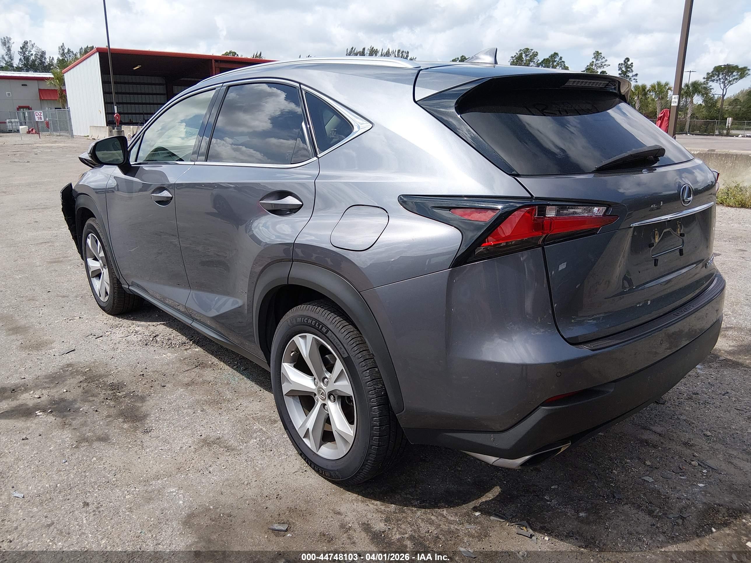 LEXUS NX image 3