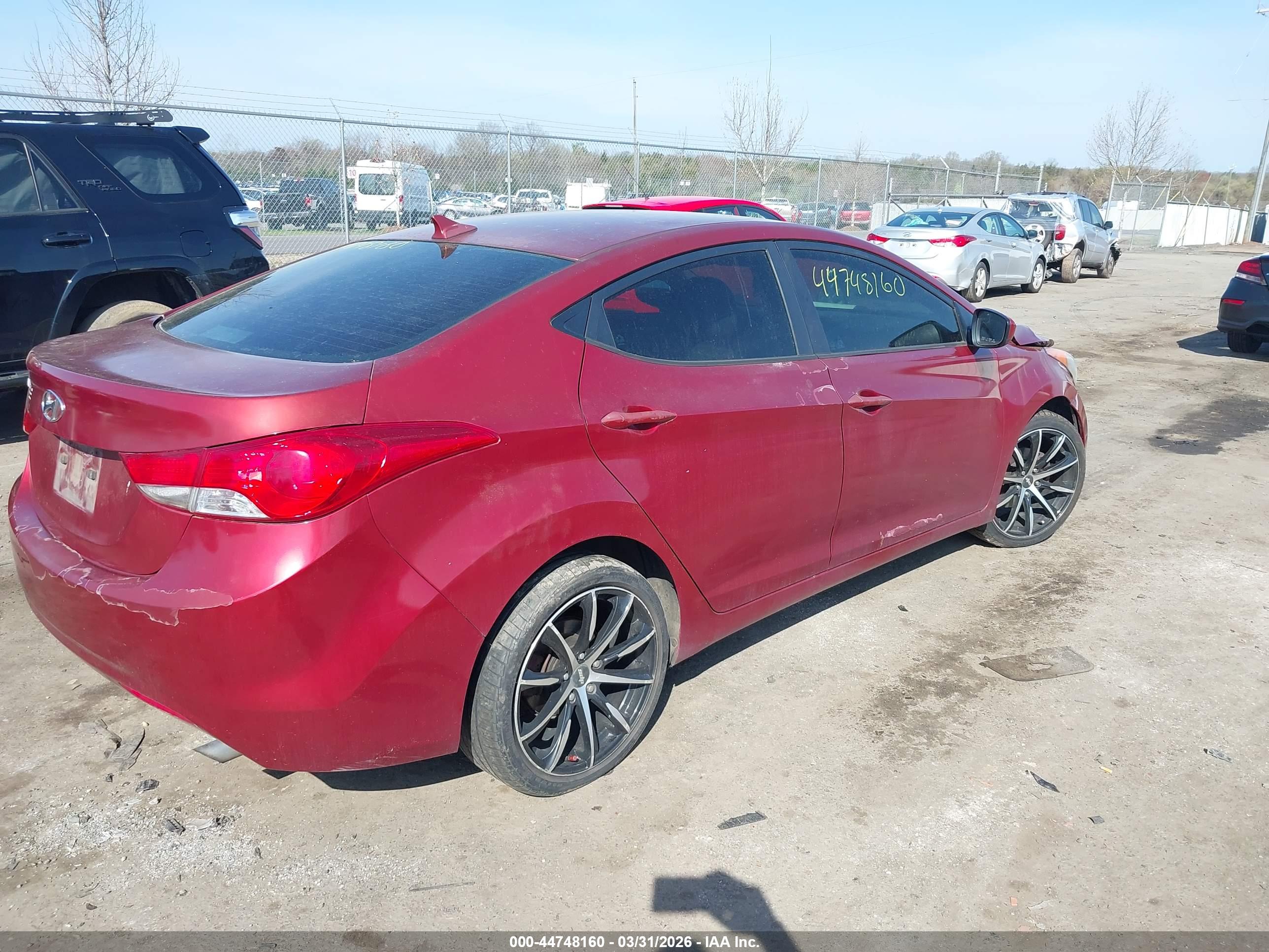 HYUNDAI ELANTRA image 4