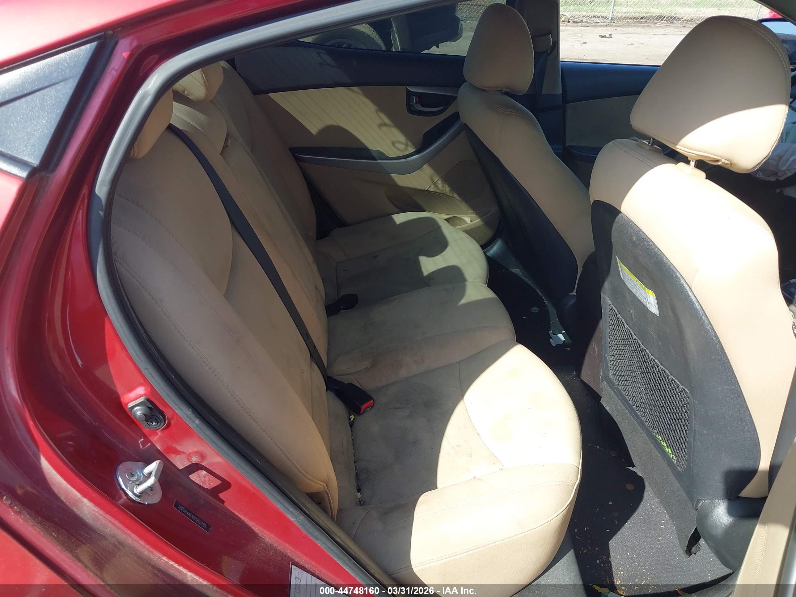 HYUNDAI ELANTRA image 8