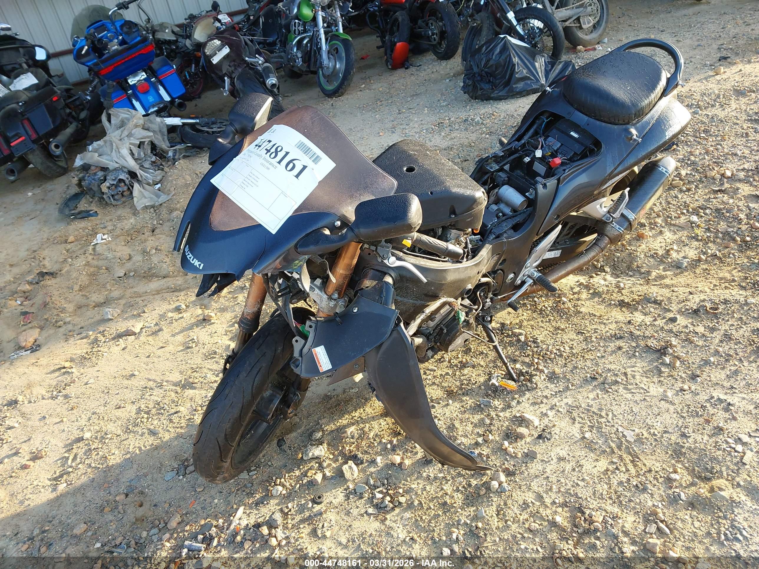 SUZUKI GSX1300 image 2