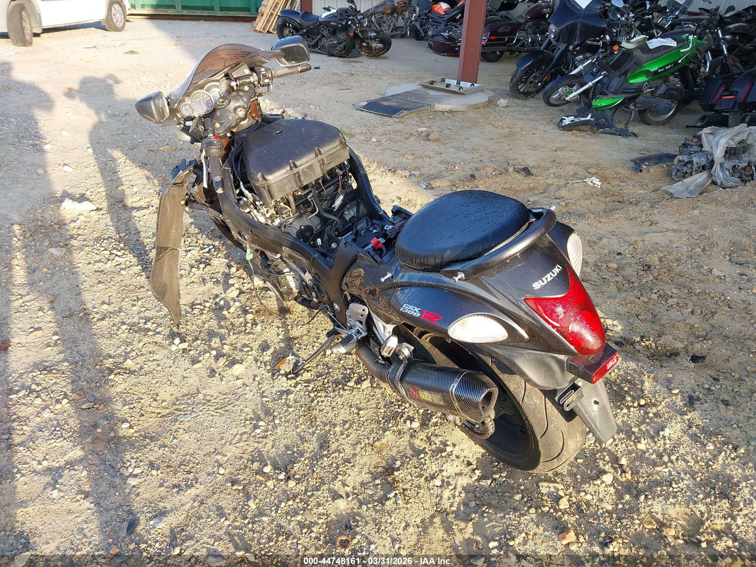 SUZUKI GSX1300 image 3