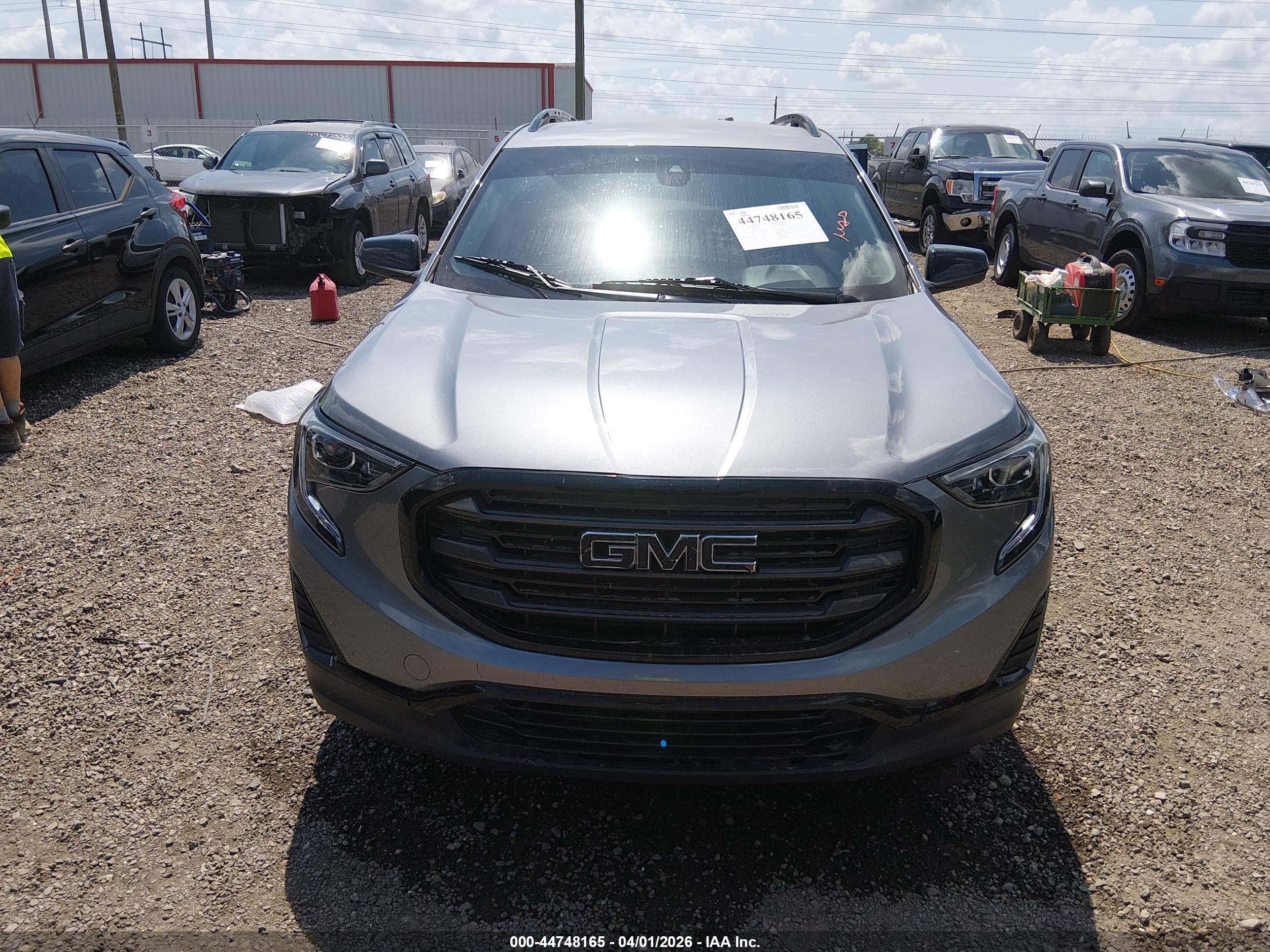 GMC TERRAIN image 6