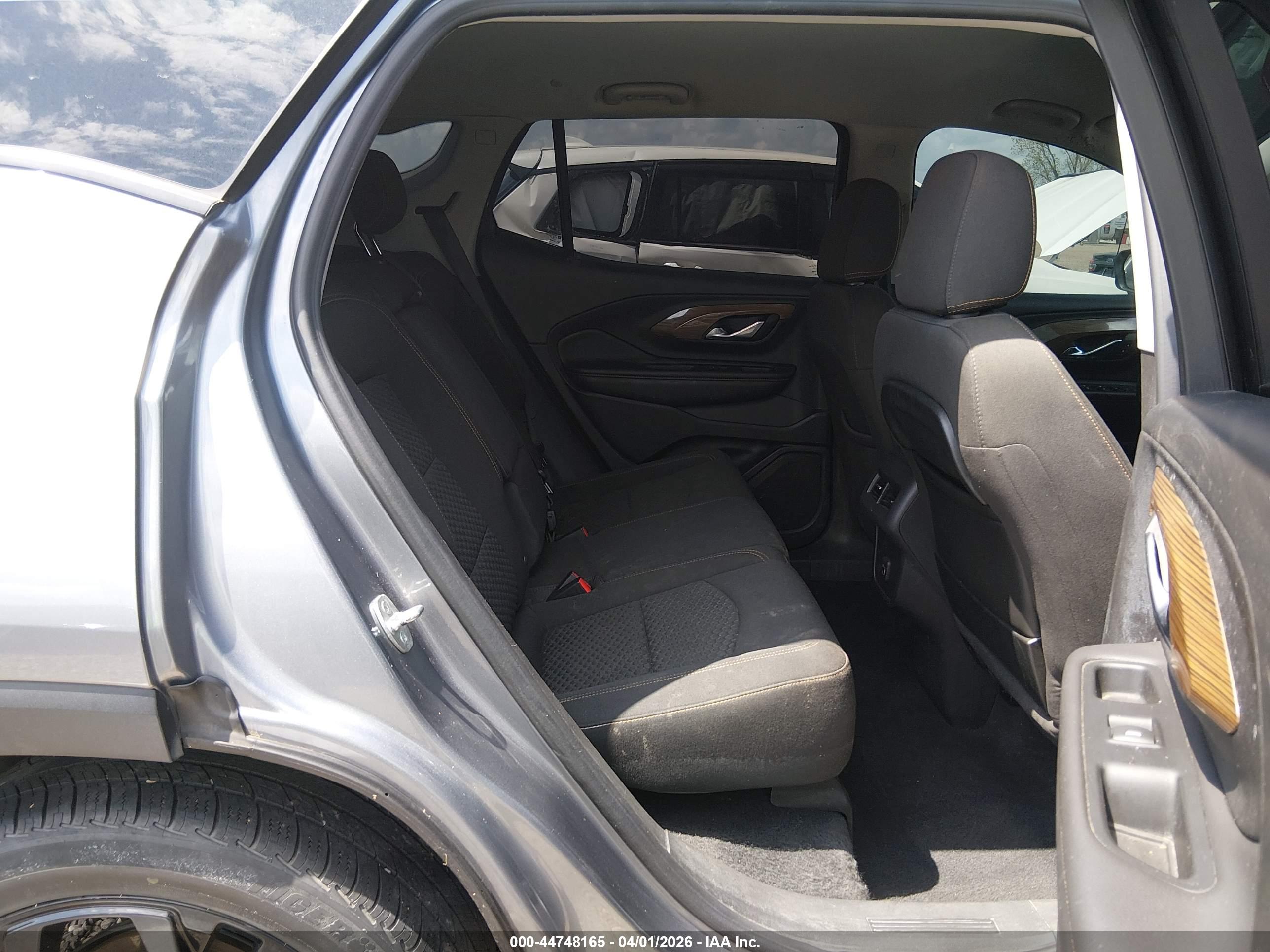 GMC TERRAIN image 8
