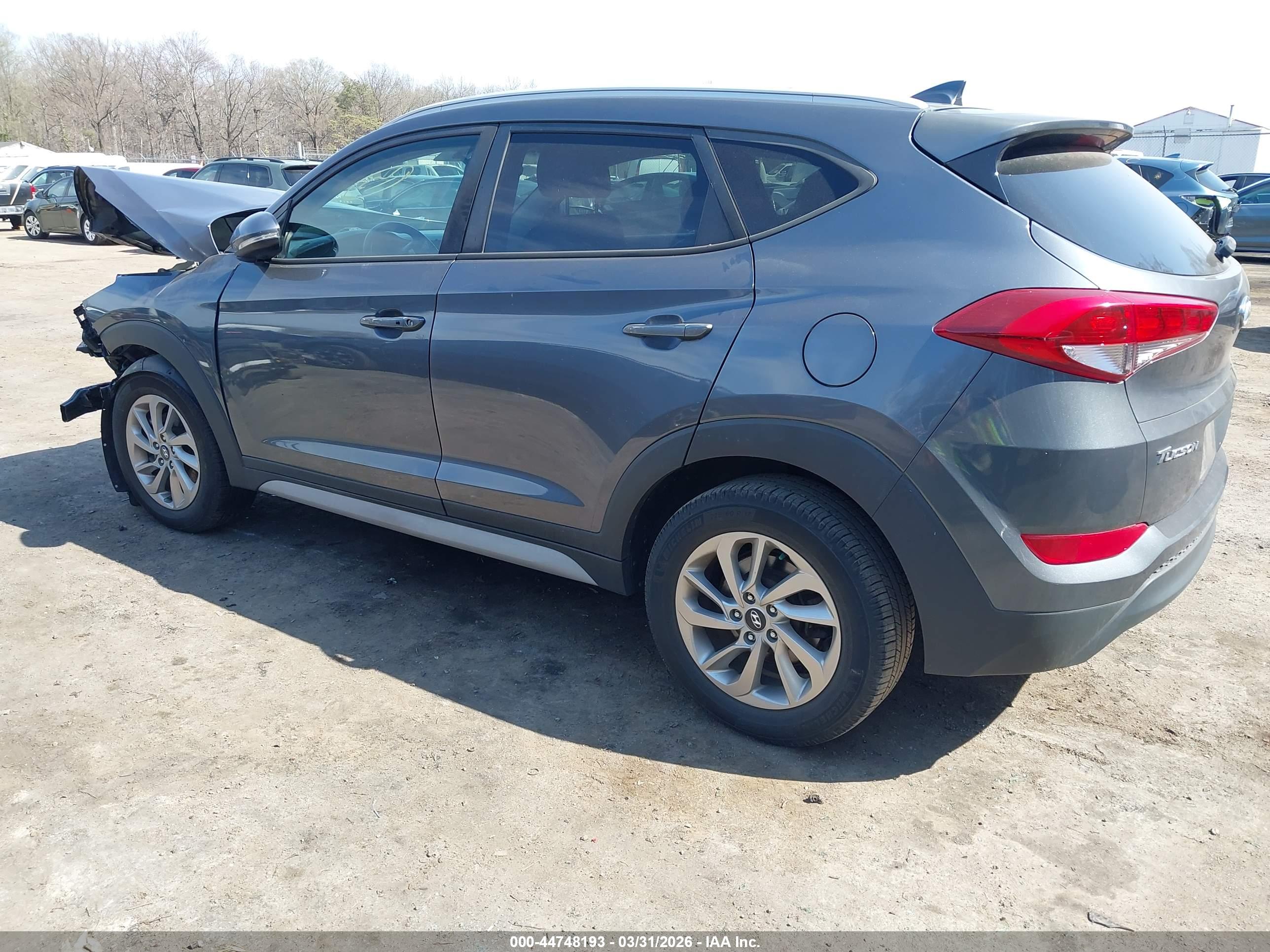 HYUNDAI TUCSON image 3