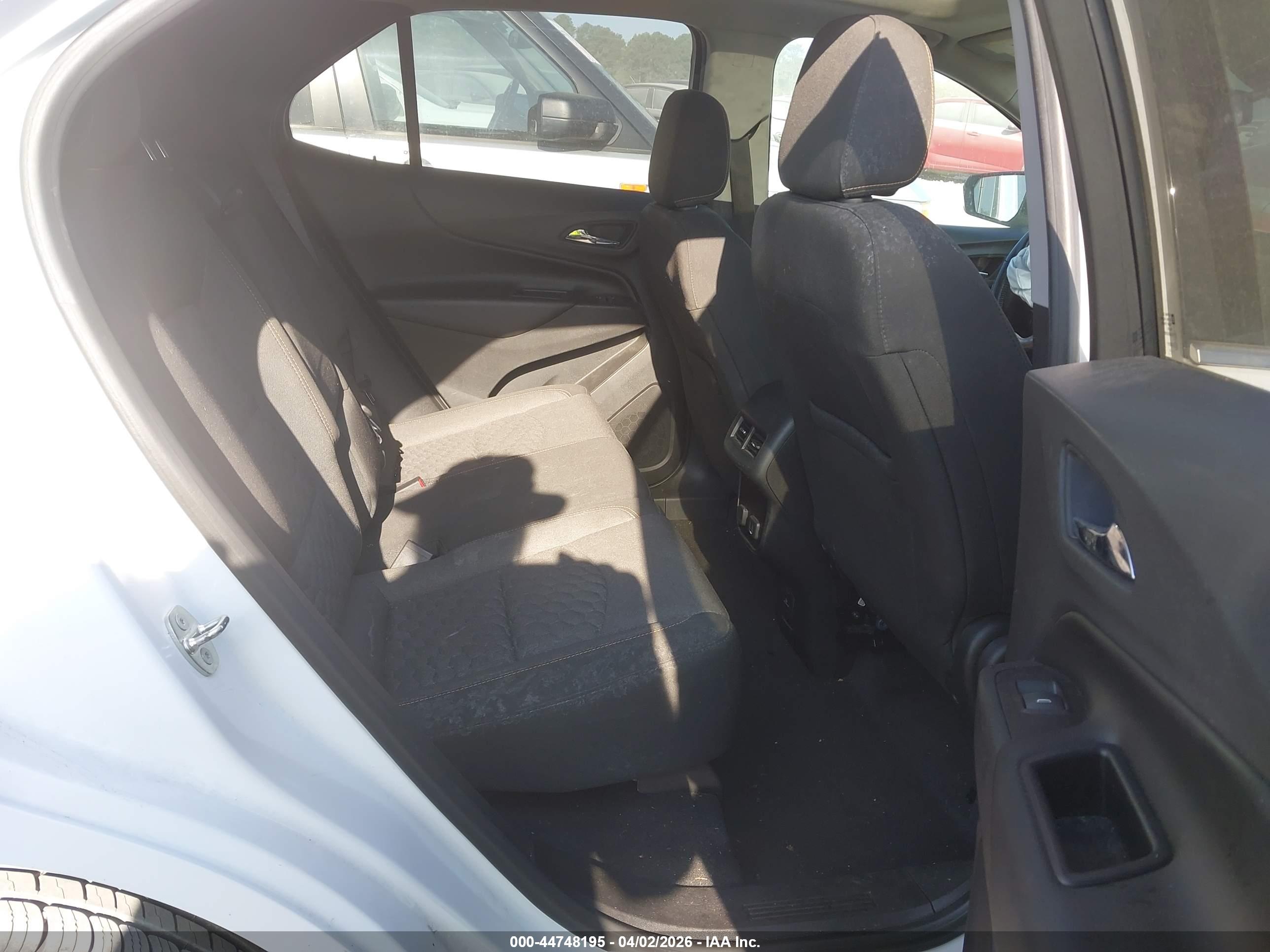 CHEVROLET EQUINOX image 8