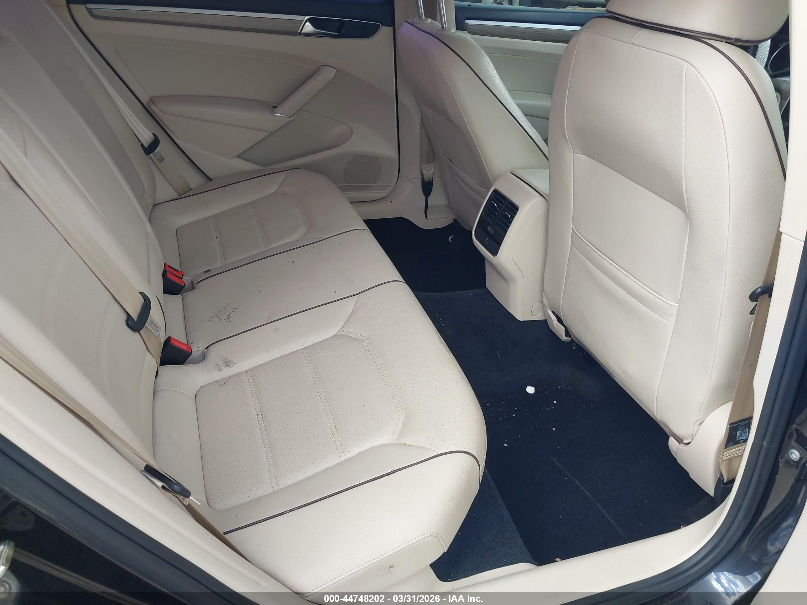 VOLKSWAGEN PASSAT image 8