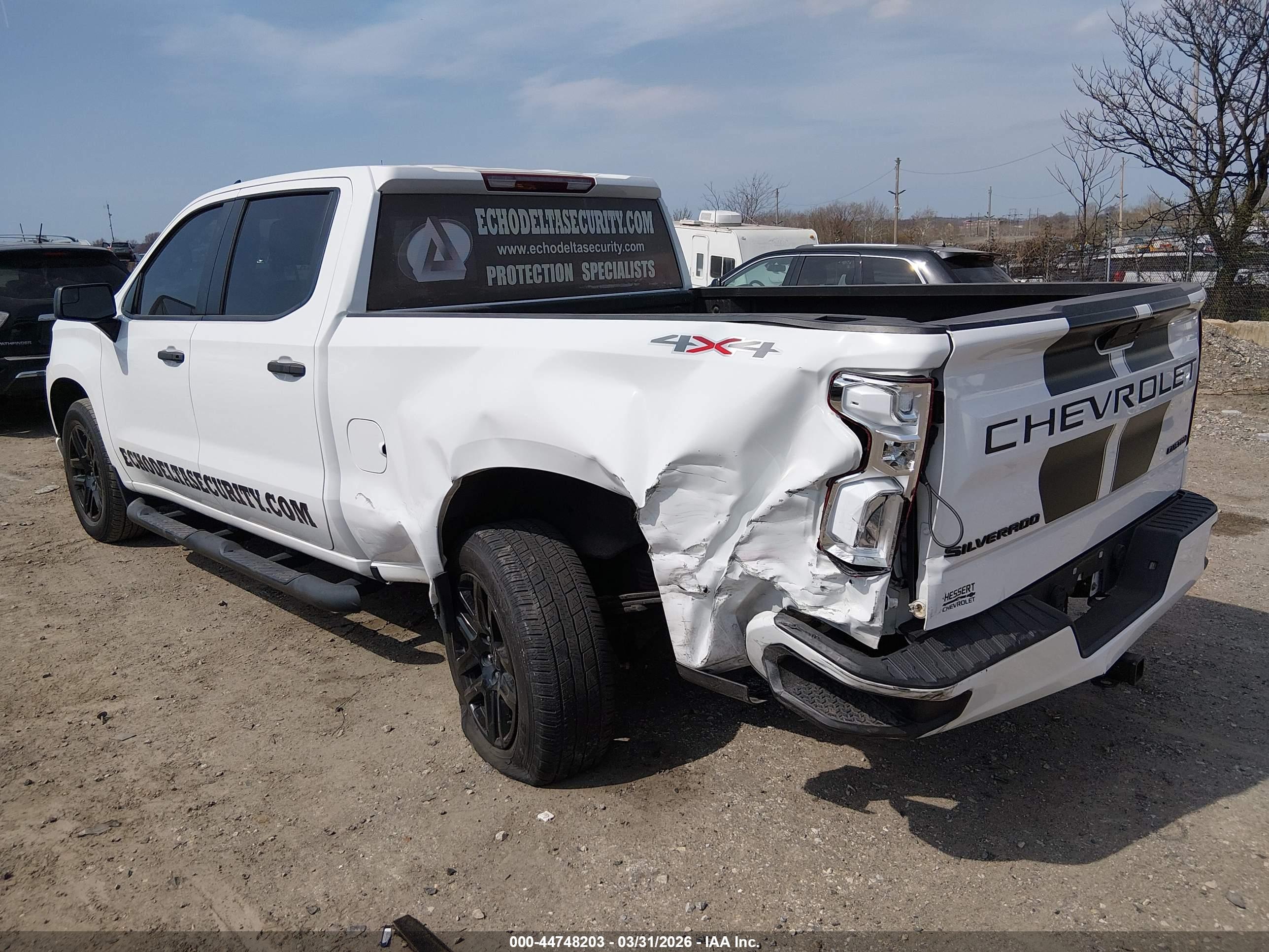 CHEVROLET SILVERADO image 3