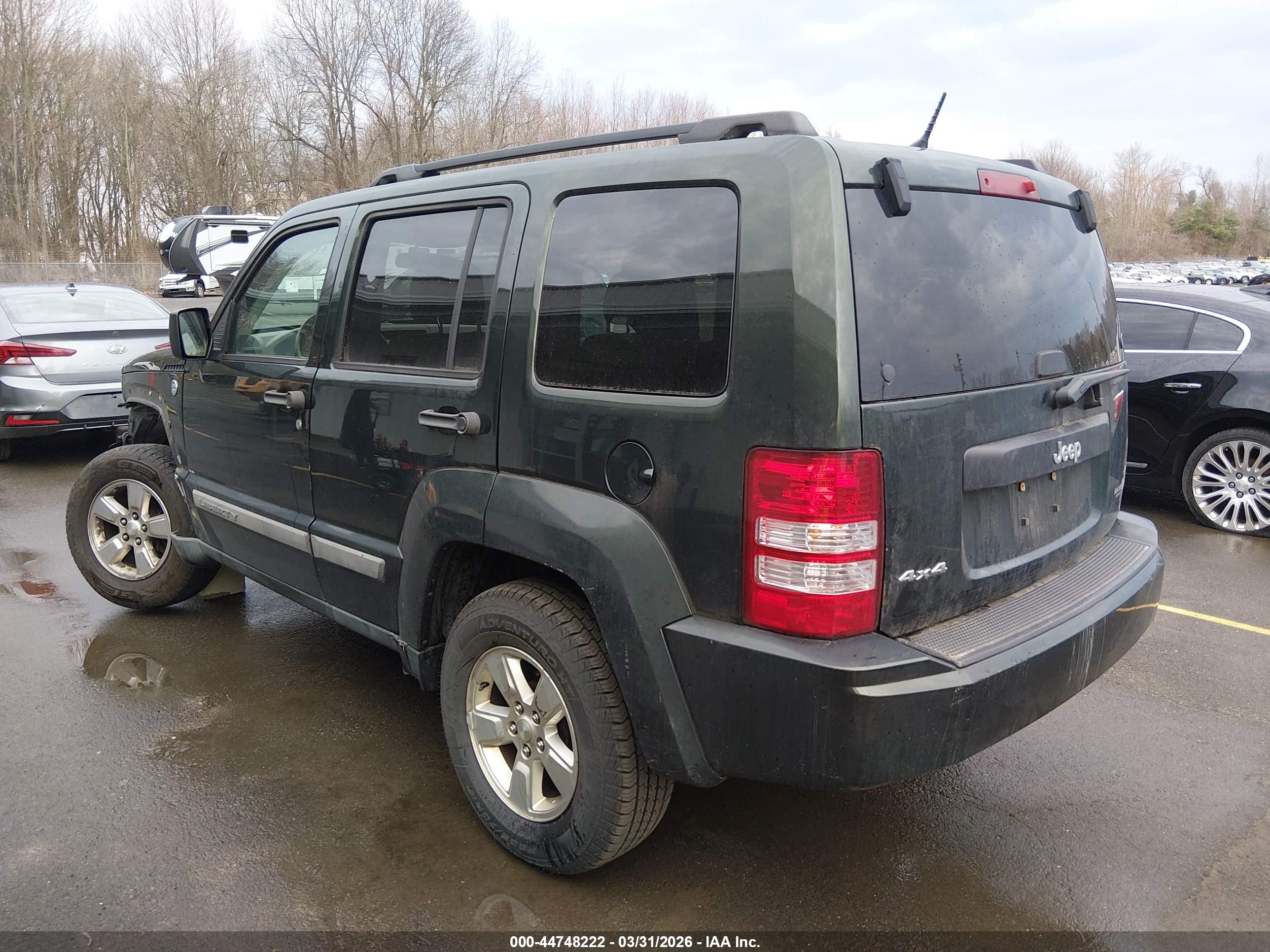 JEEP LIBERTY image 3