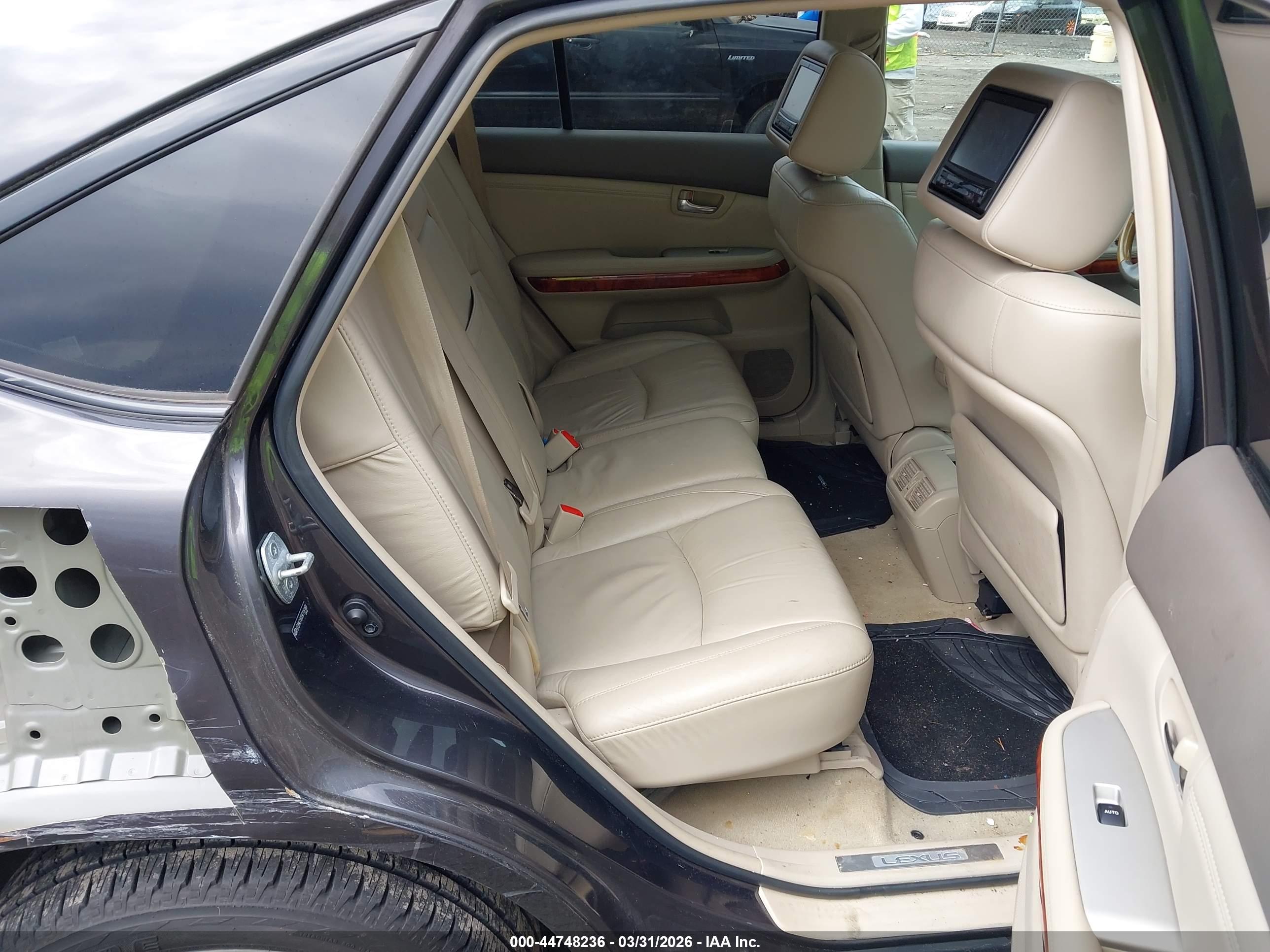 LEXUS RX image 8