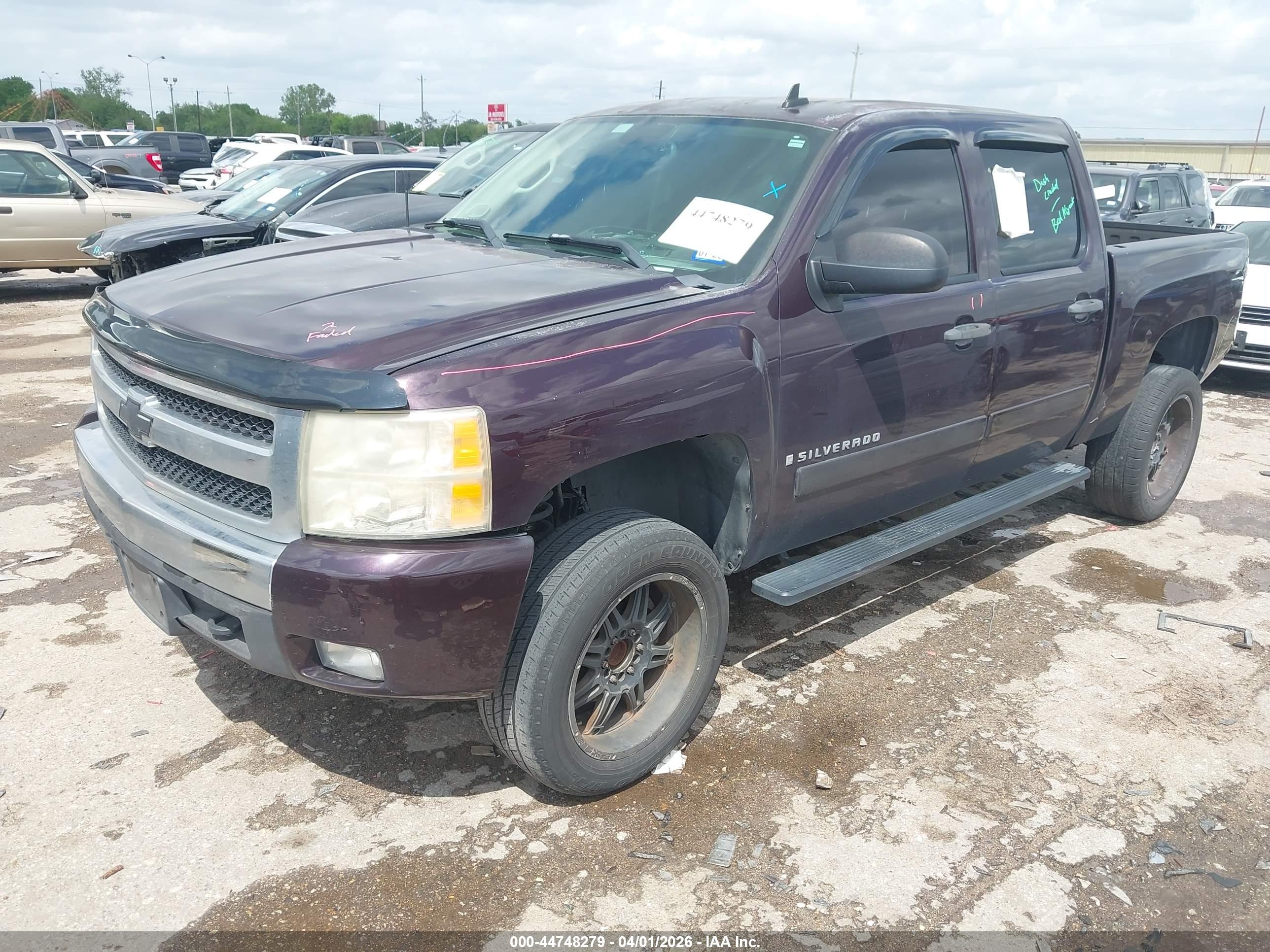 CHEVROLET SILVERADO image 2