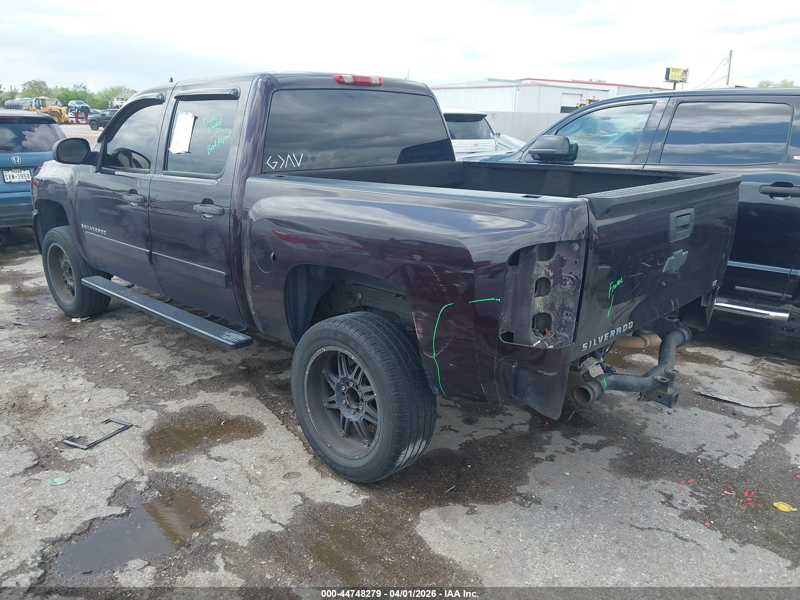 CHEVROLET SILVERADO image 3