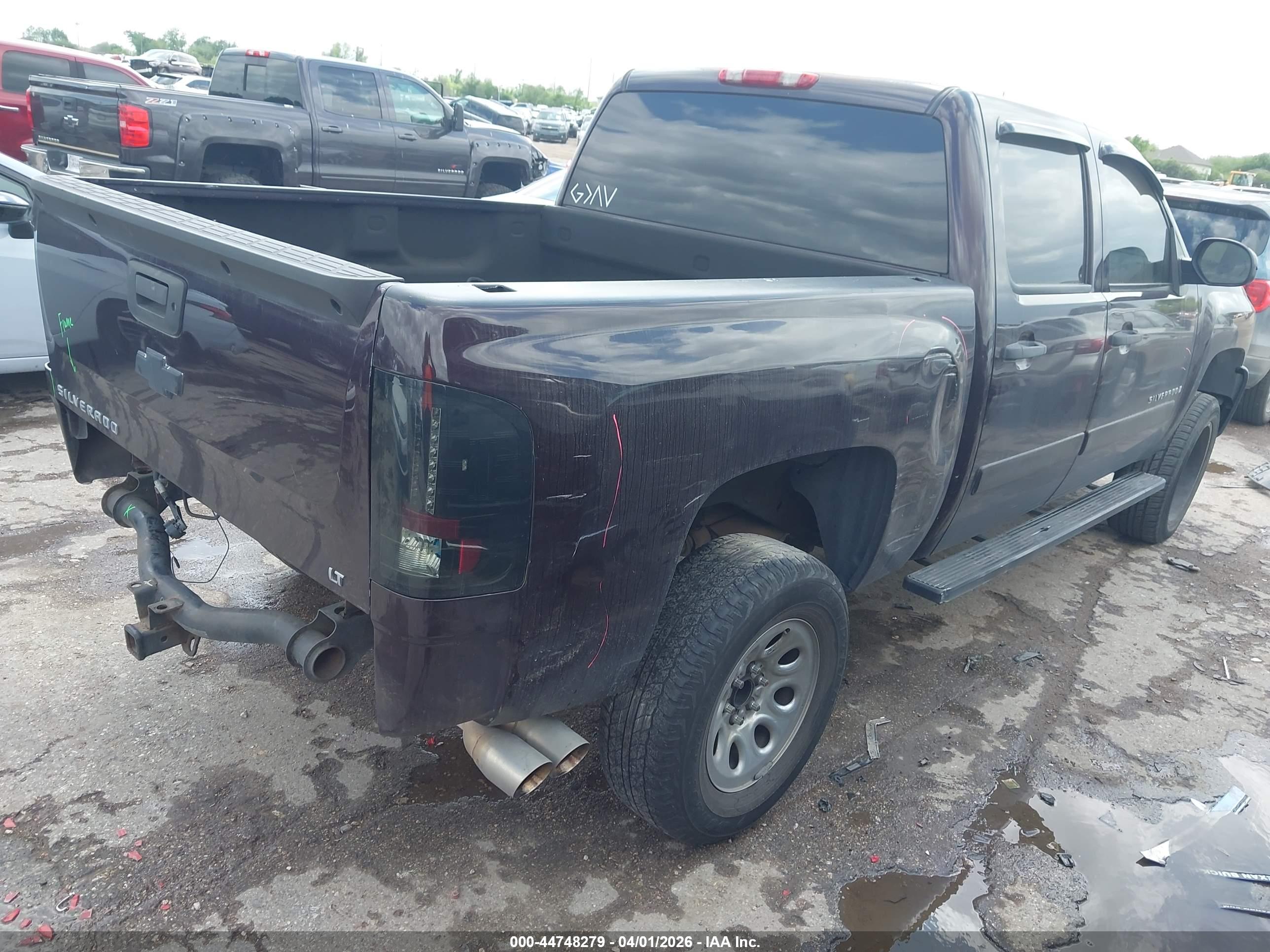 CHEVROLET SILVERADO image 4