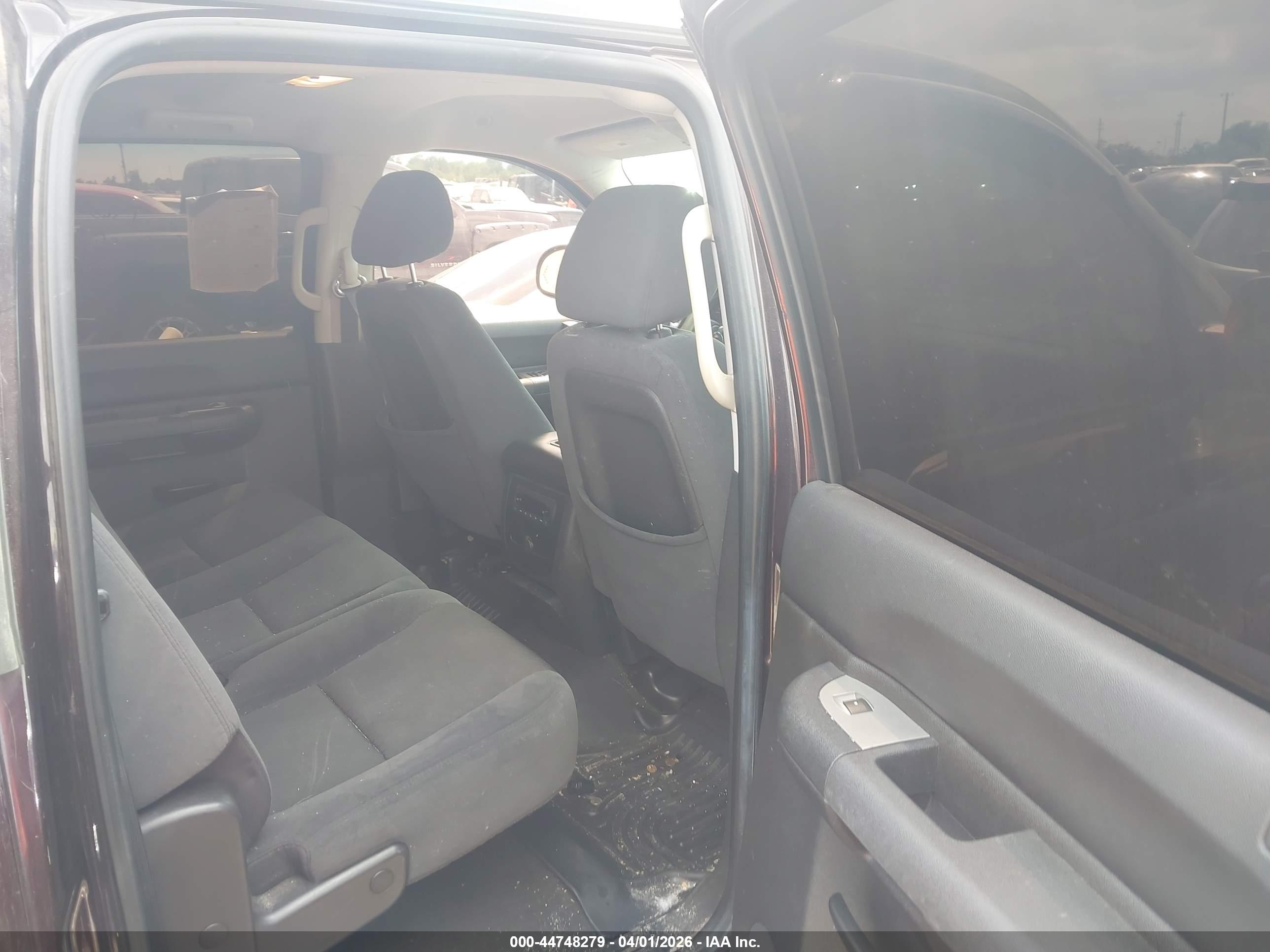 CHEVROLET SILVERADO image 8