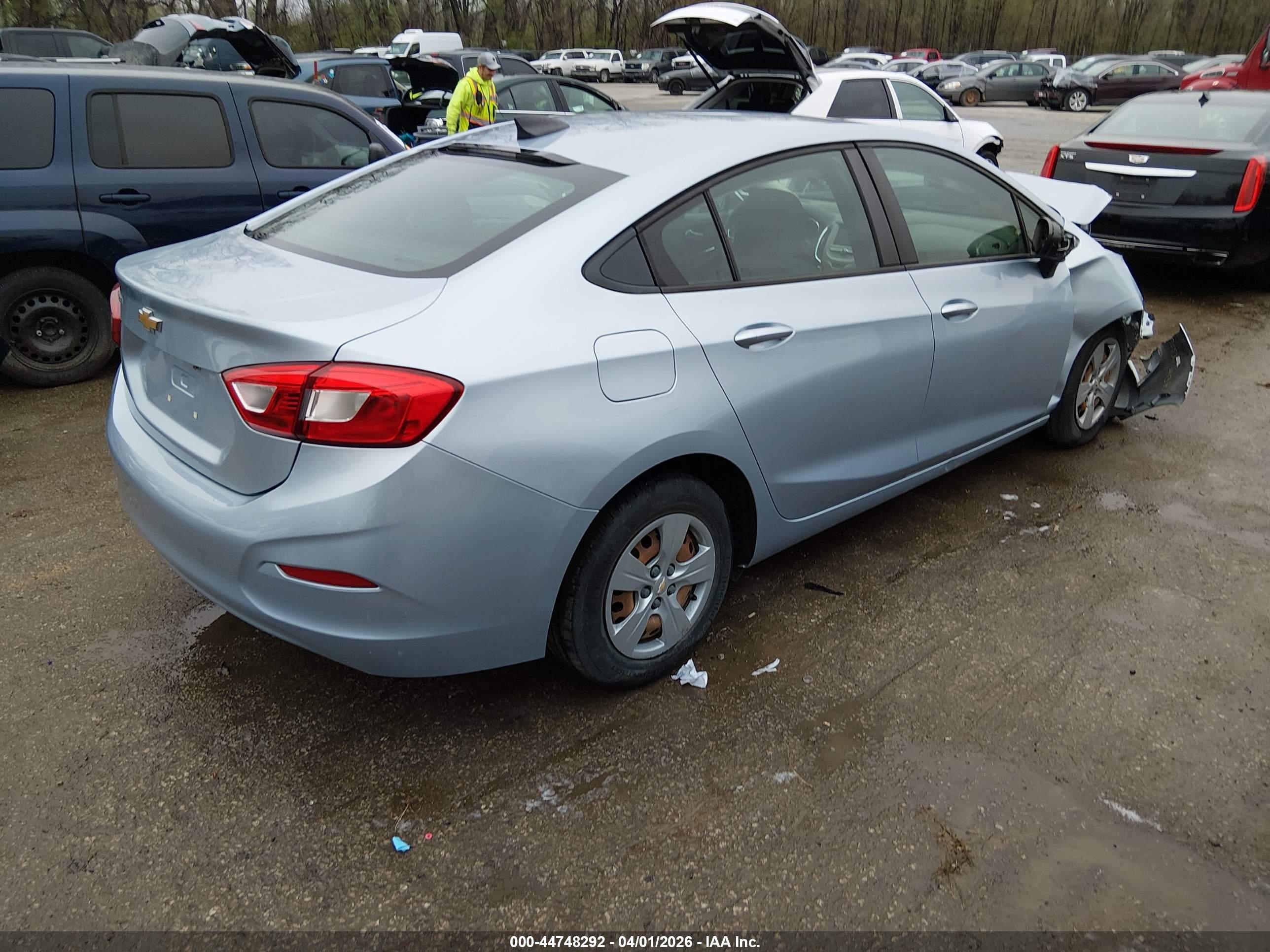 CHEVROLET CRUZE image 4