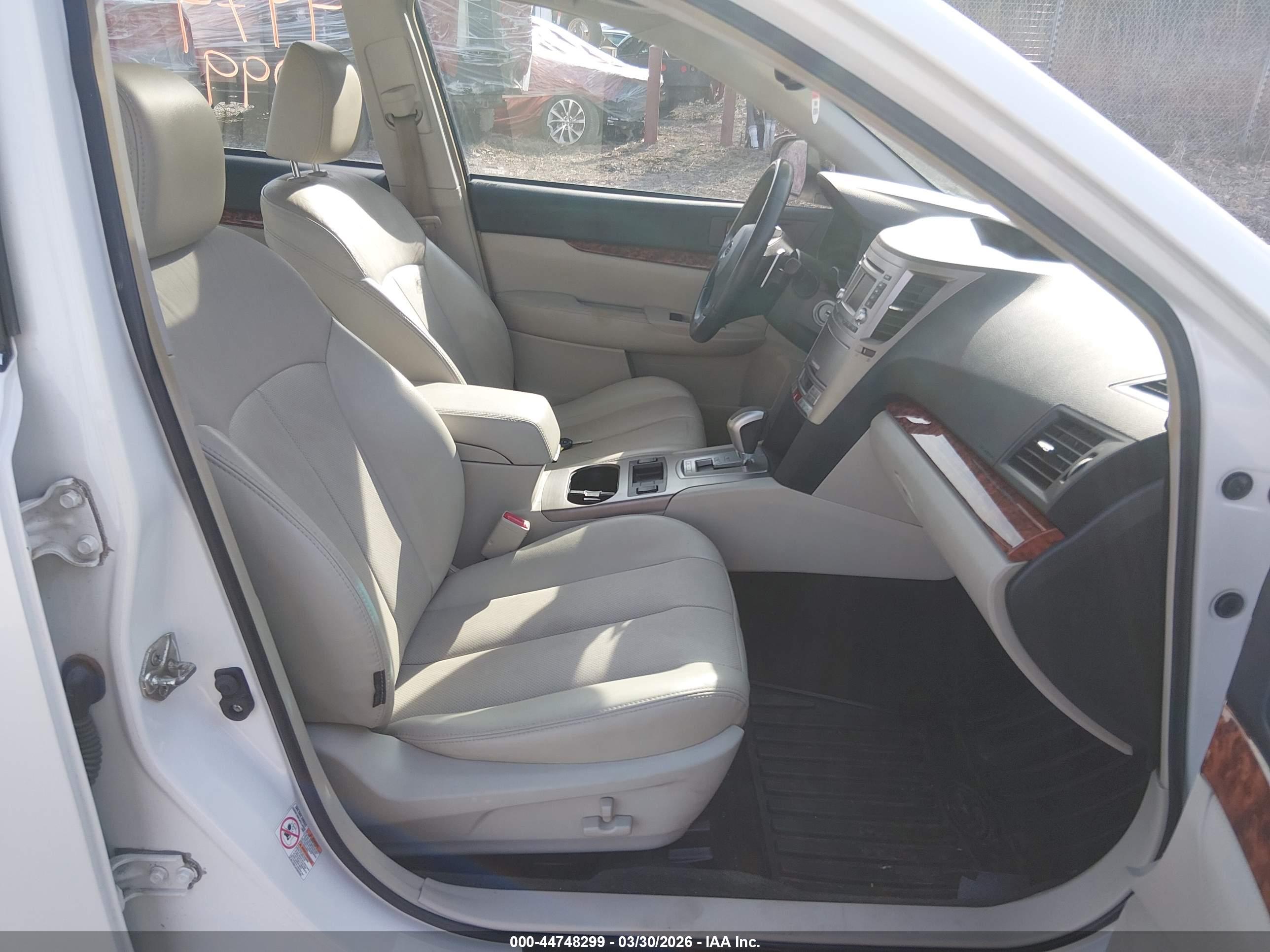 SUBARU LEGACY image 5