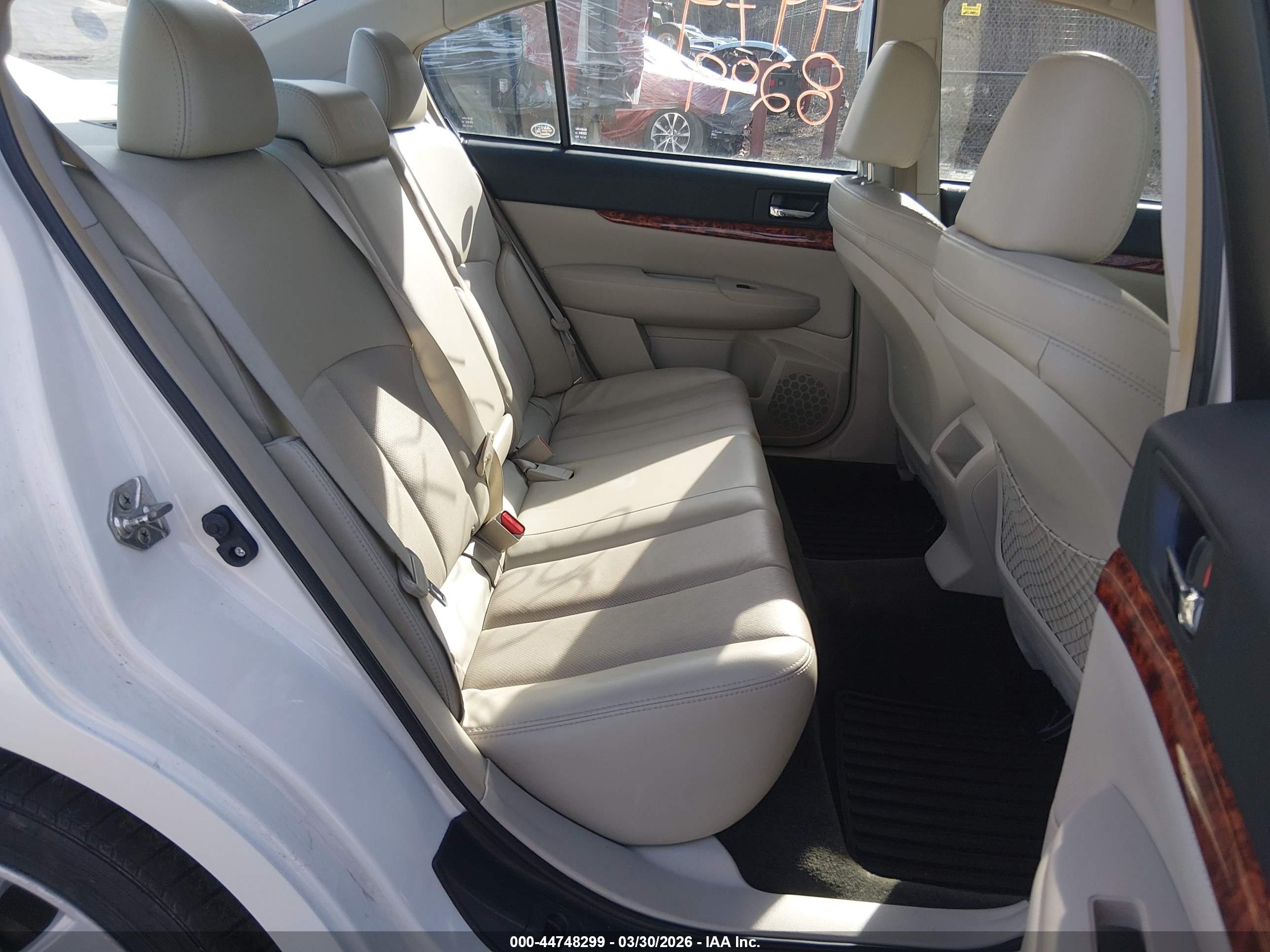 SUBARU LEGACY image 8