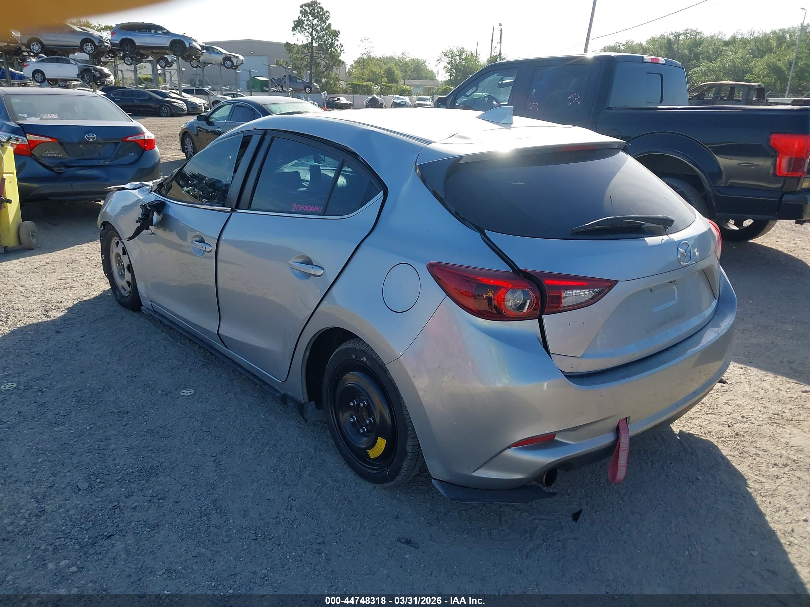 MAZDA MAZDA3 image 3