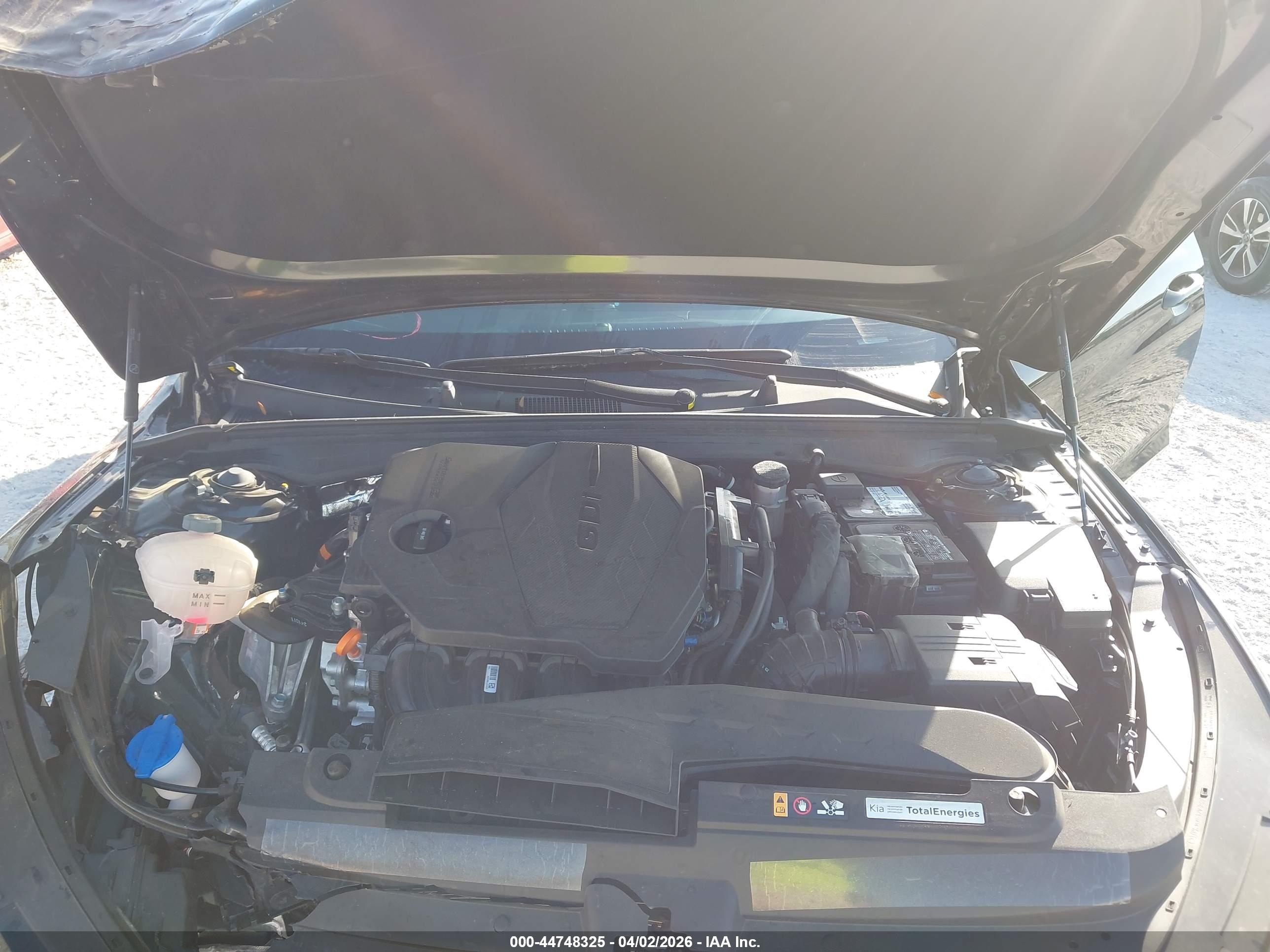 KIA K5 image 10