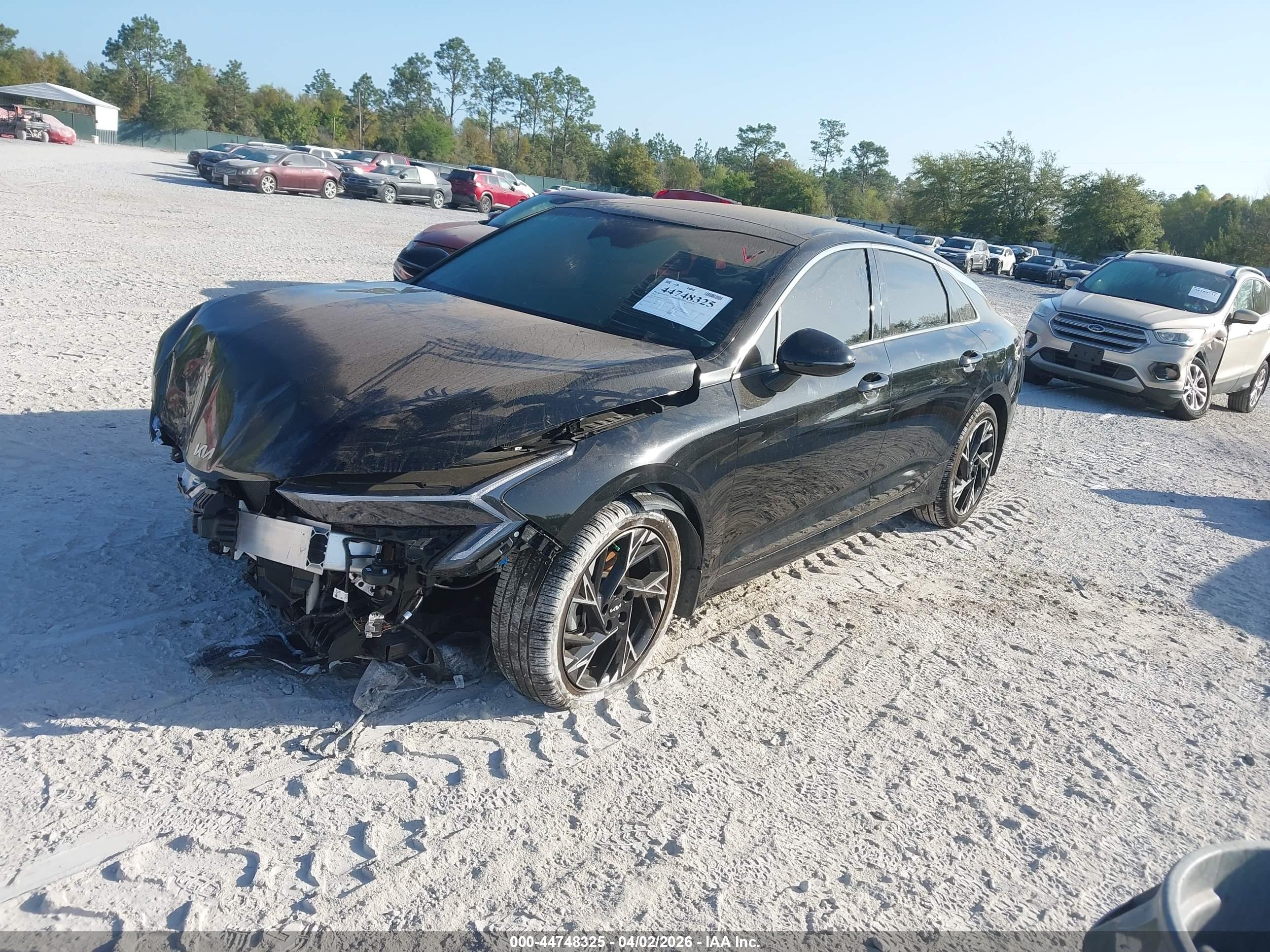 KIA K5 image 2