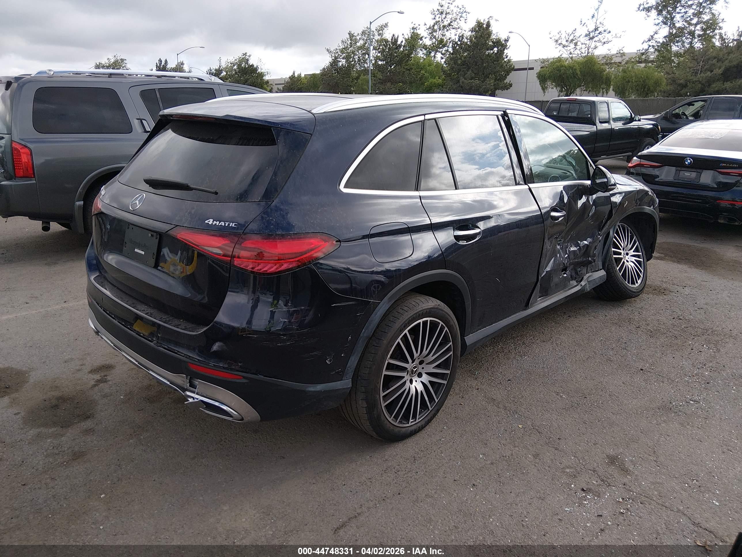 MERCEDES-BENZ GLC image 4