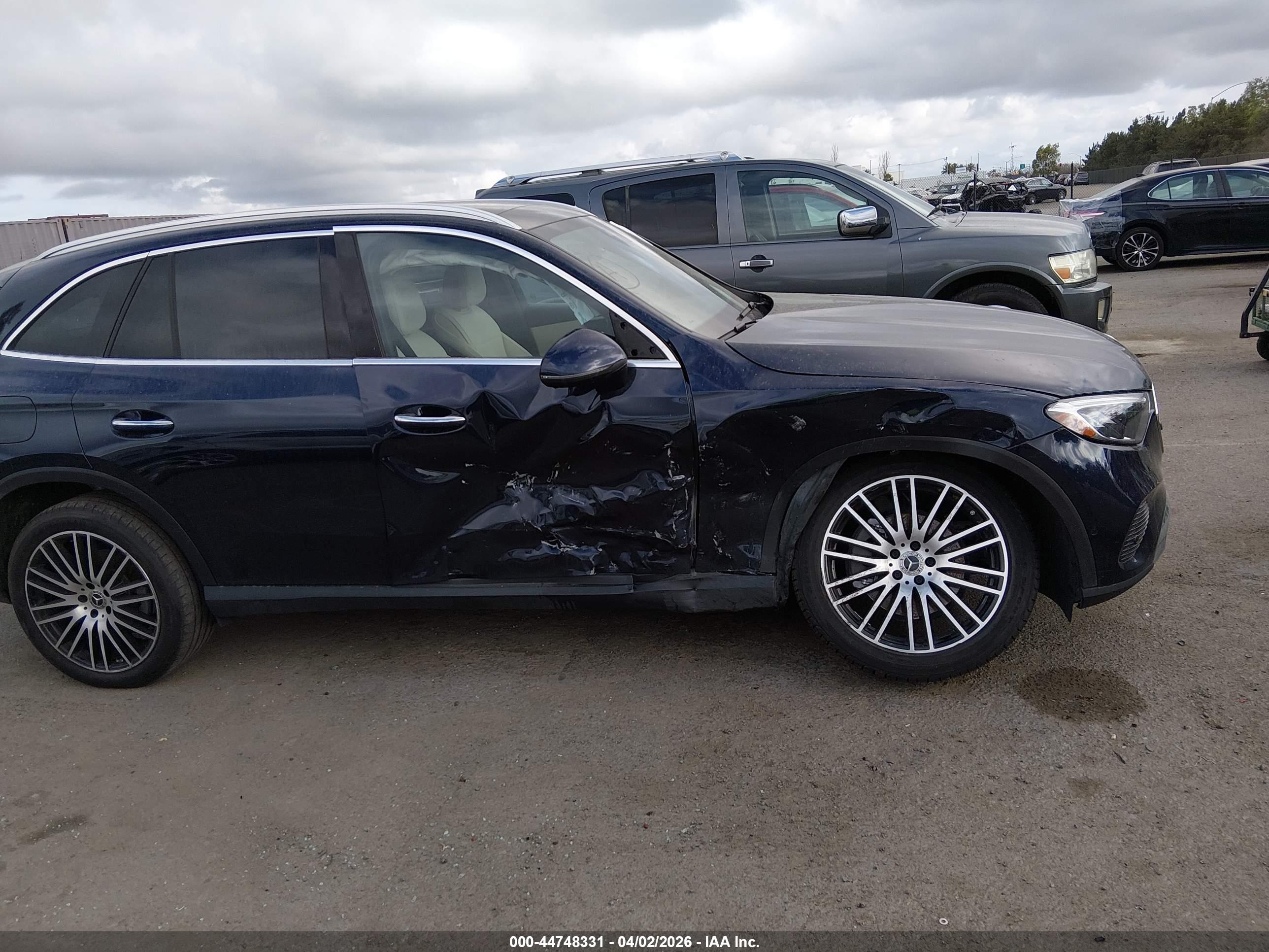 MERCEDES-BENZ GLC image 6