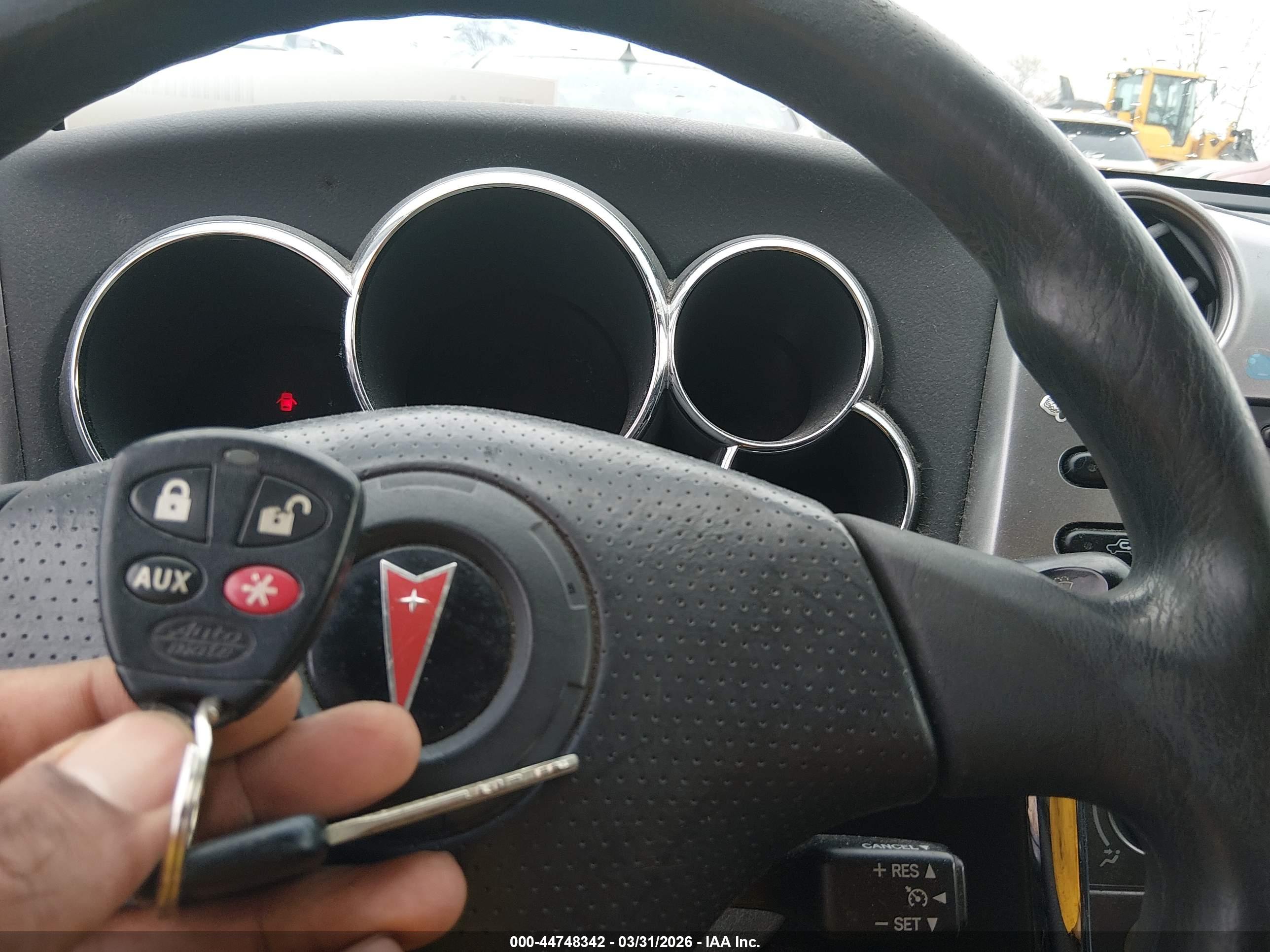 PONTIAC VIBE image 11