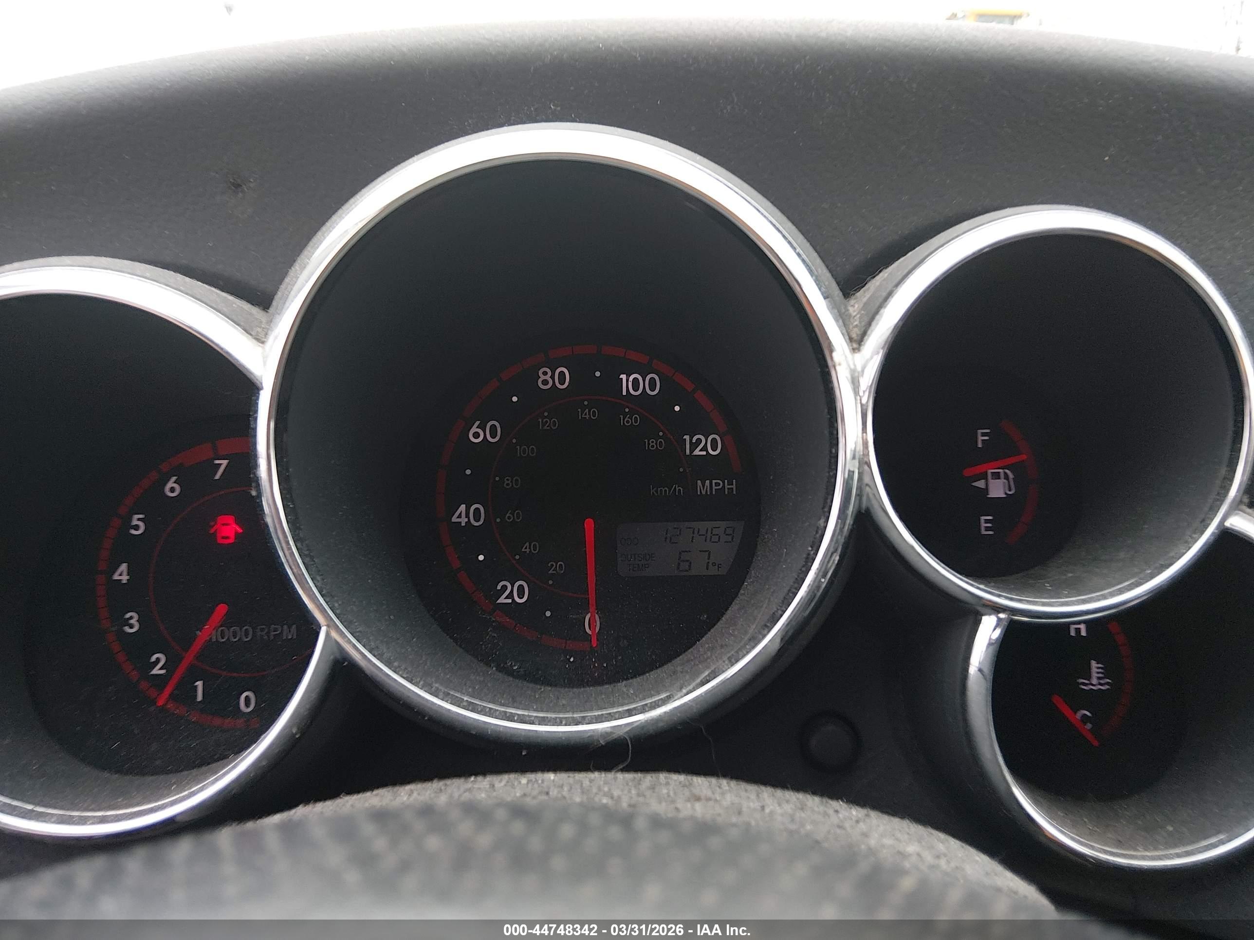 PONTIAC VIBE image 7