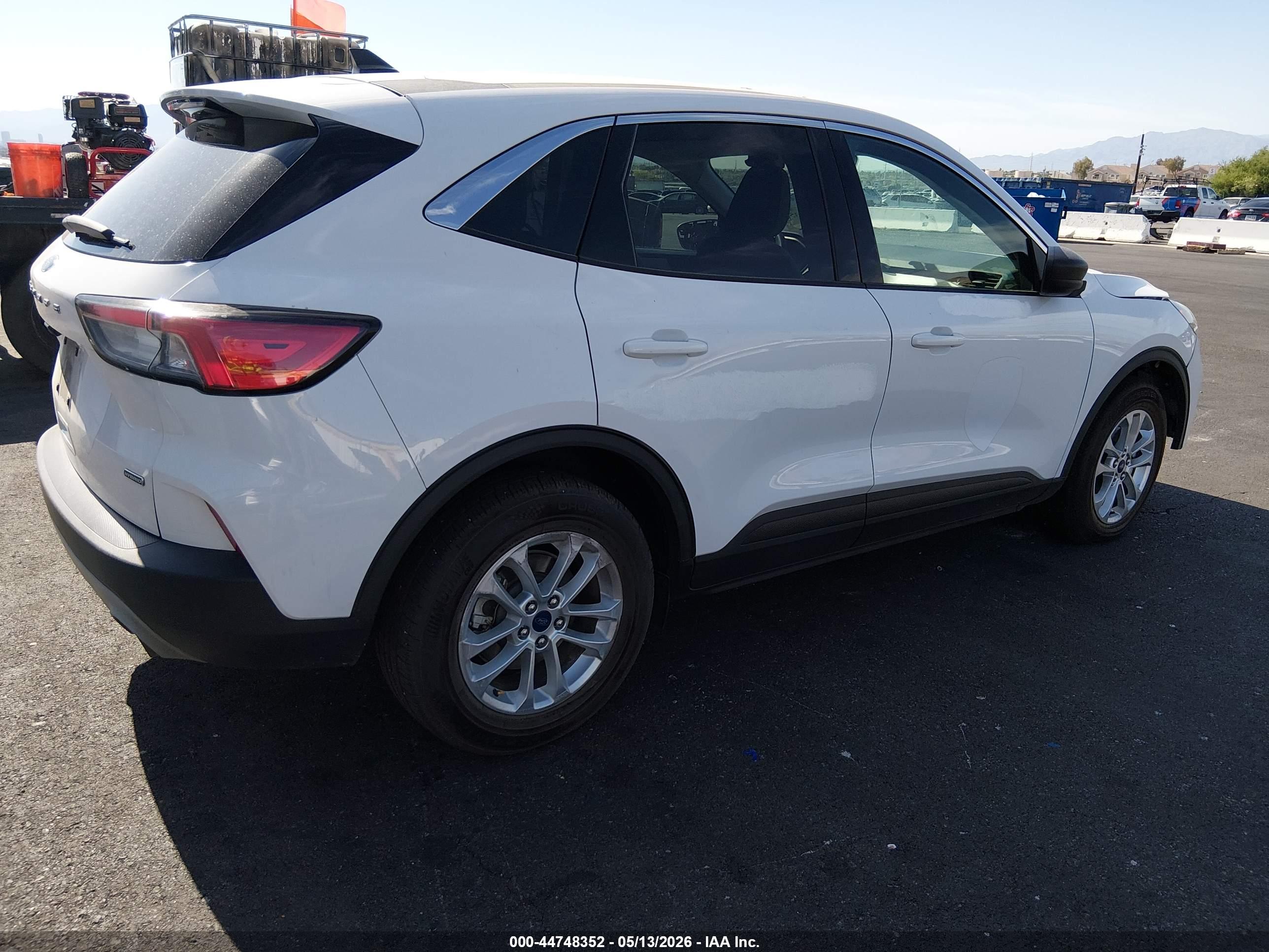 FORD ESCAPE image 4
