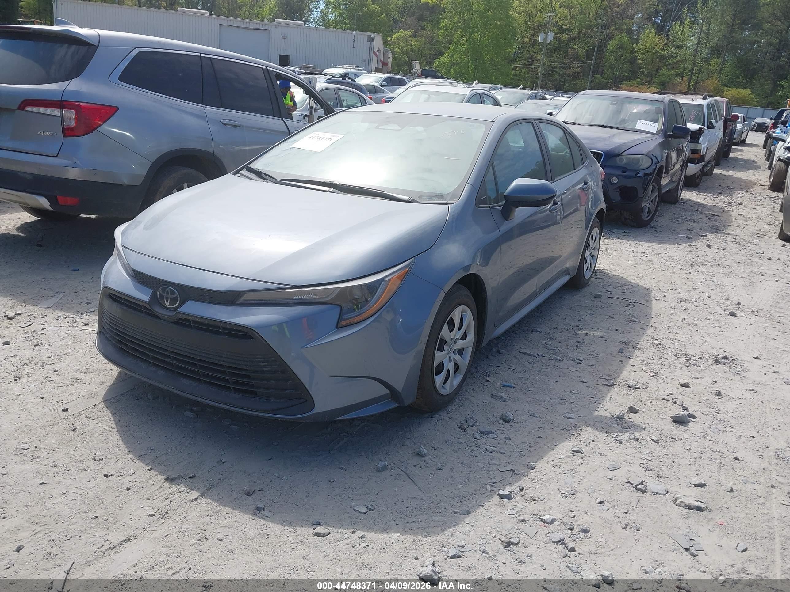 TOYOTA COROLLA image 2