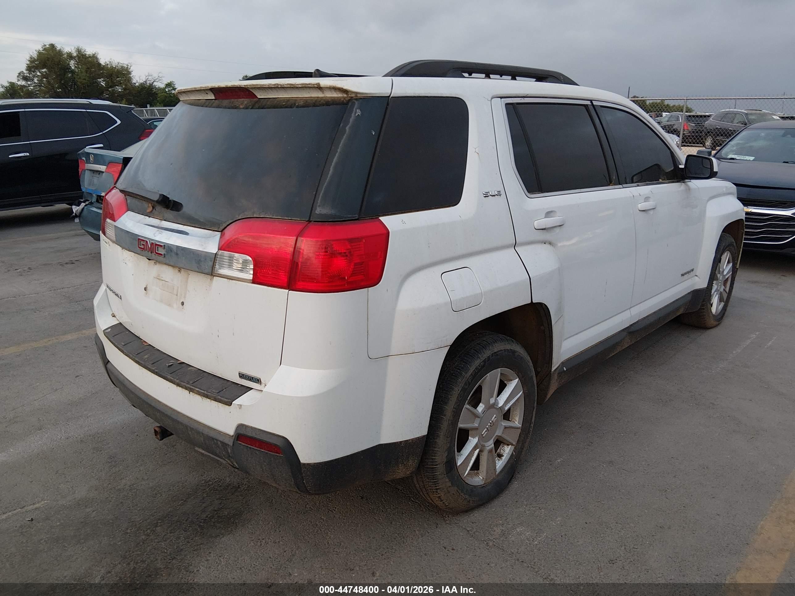 GMC TERRAIN image 4