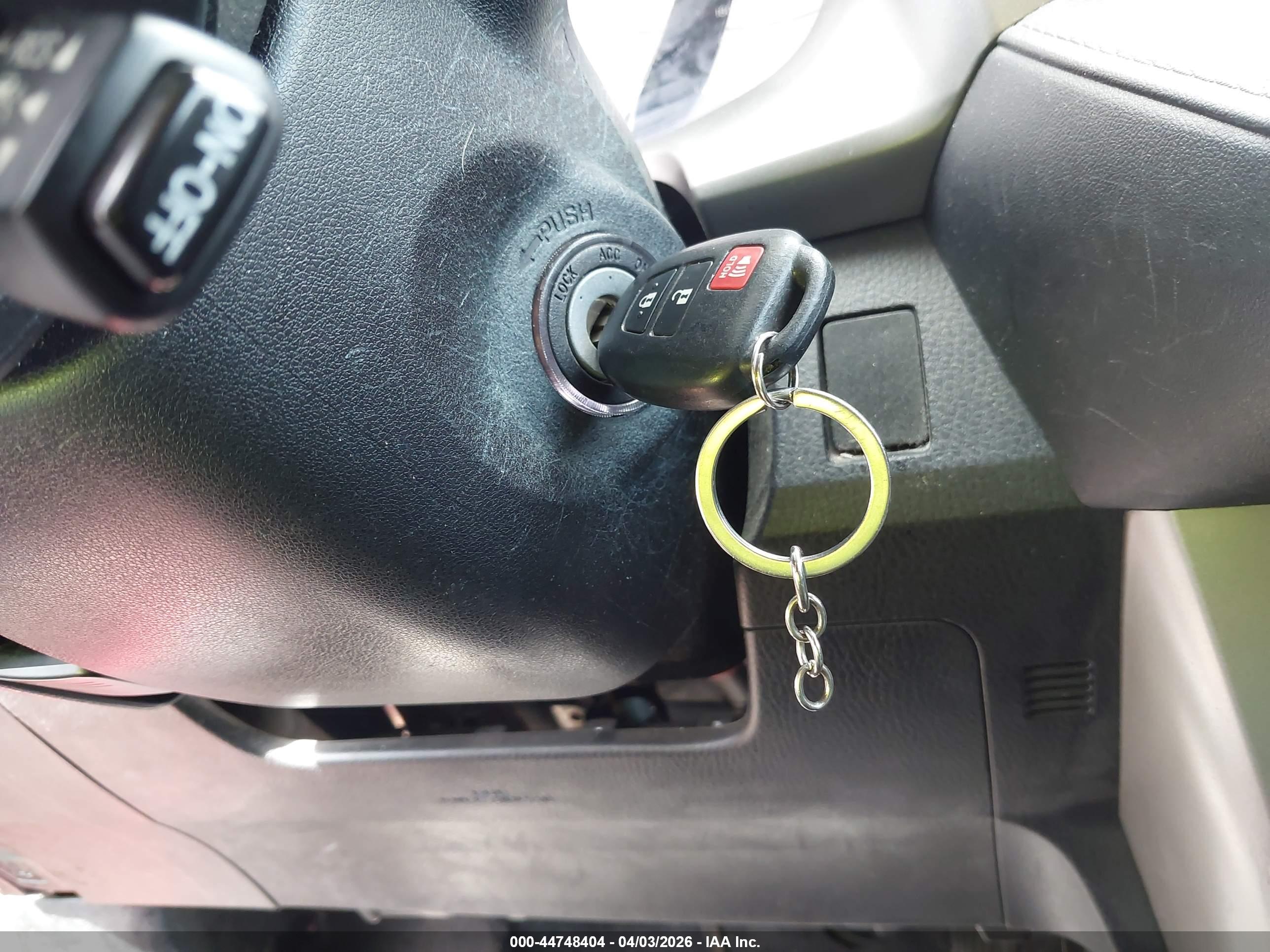 TOYOTA RAV4 image 11