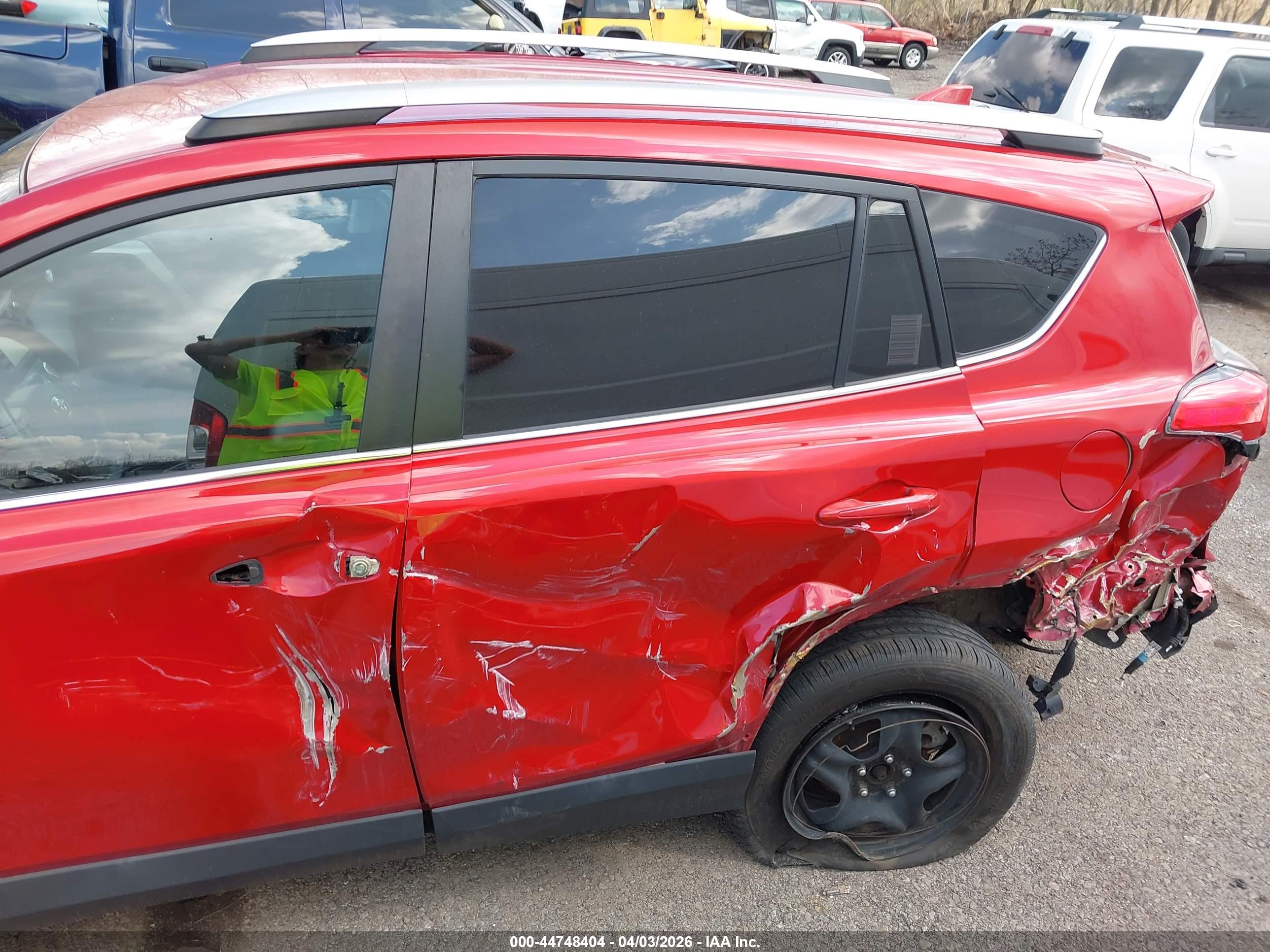 TOYOTA RAV4 image 6