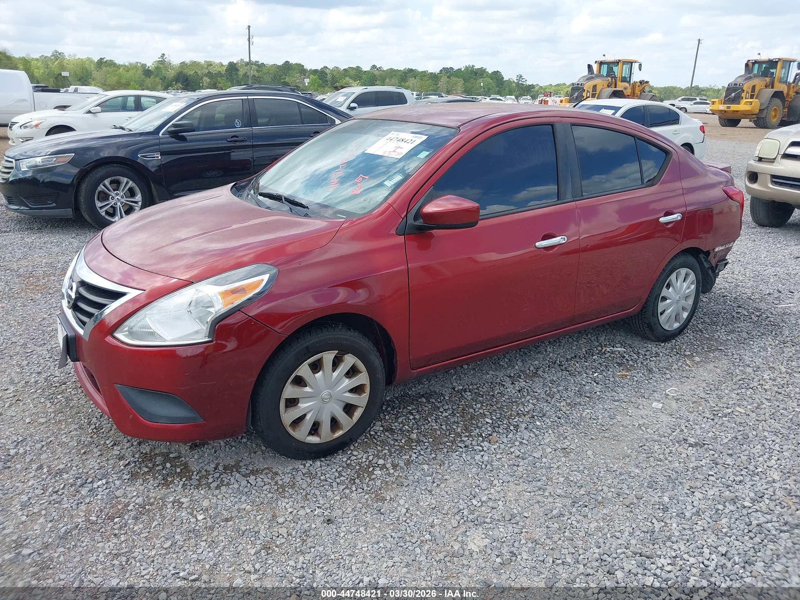 NISSAN VERSA image 2