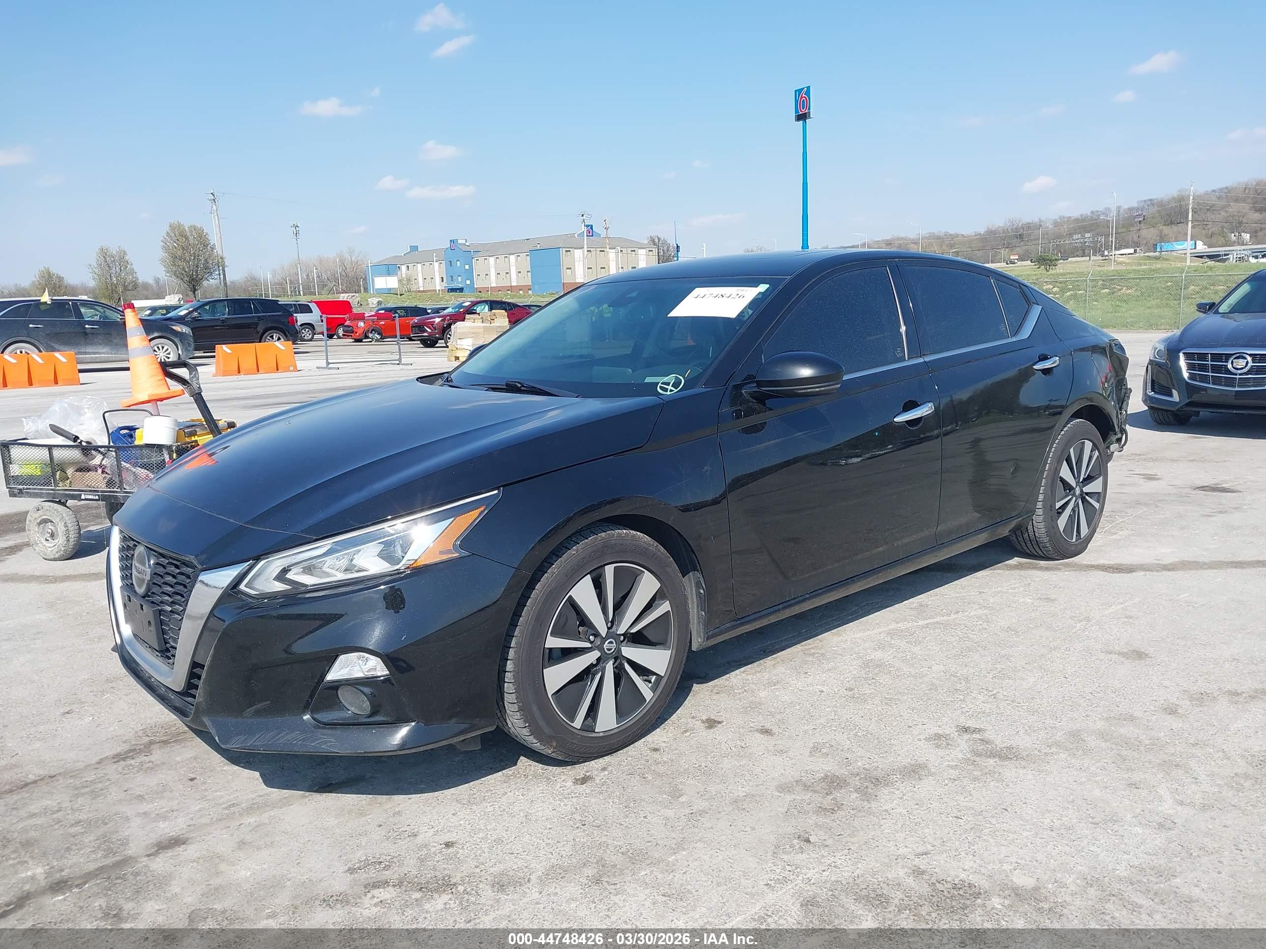 NISSAN ALTIMA image 2