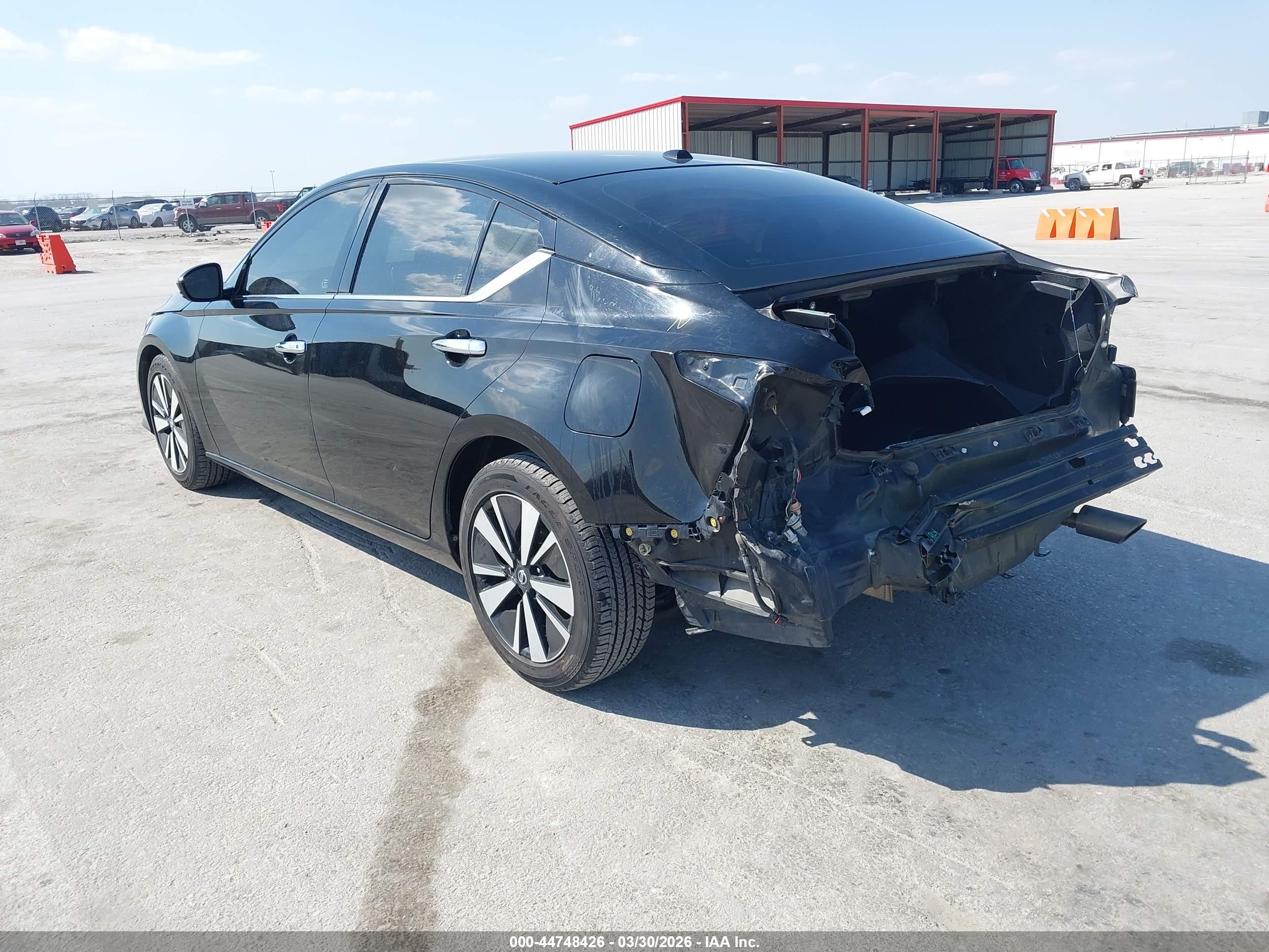 NISSAN ALTIMA image 3
