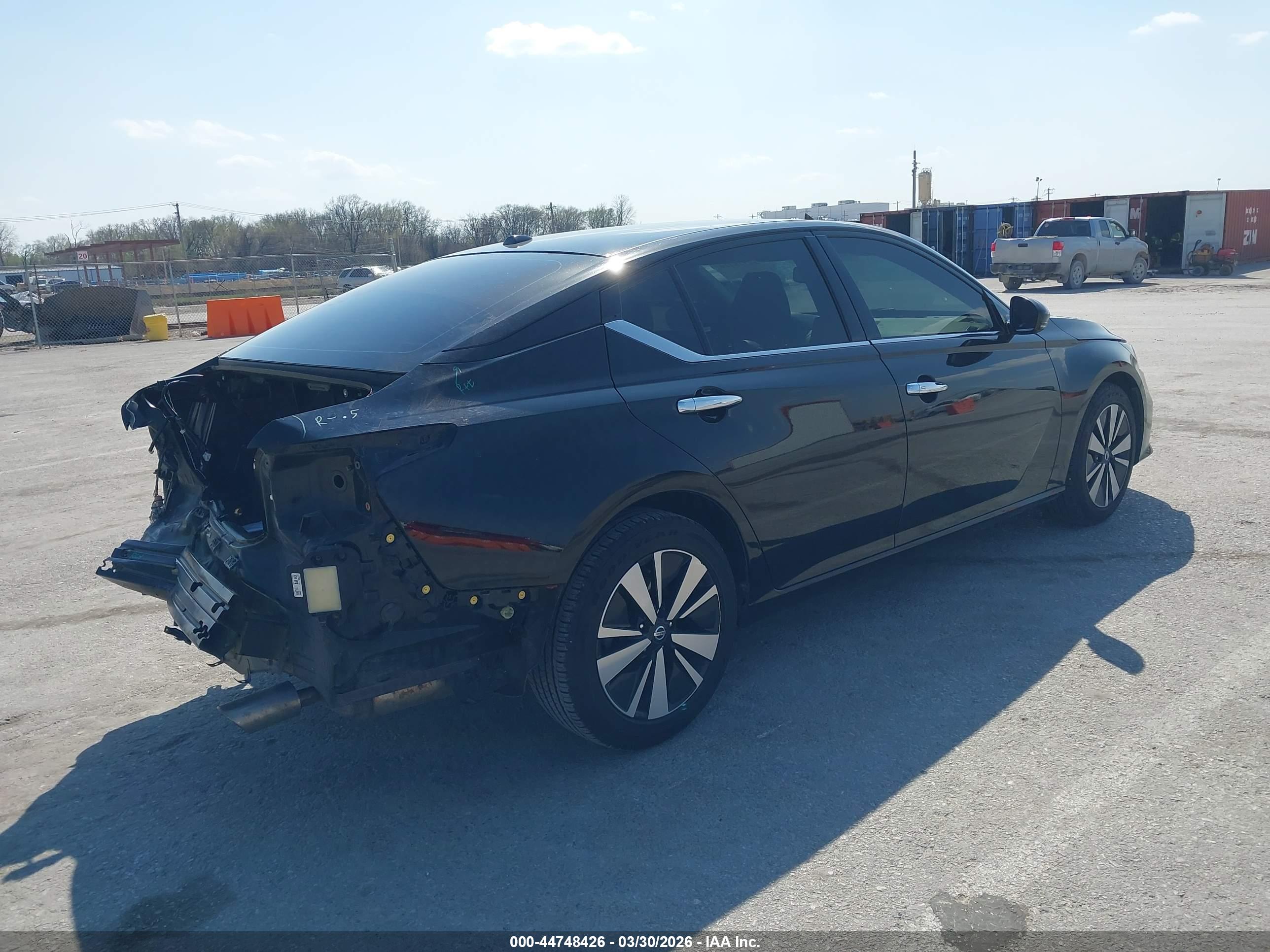 NISSAN ALTIMA image 4
