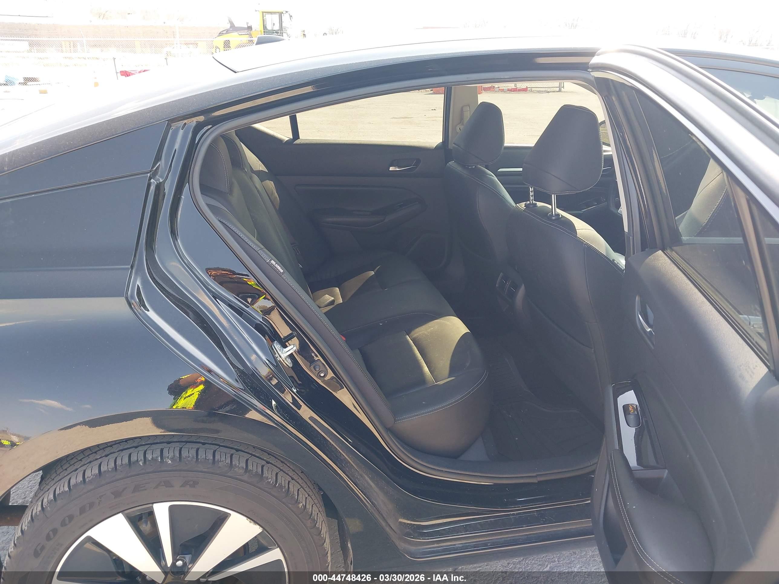 NISSAN ALTIMA image 8