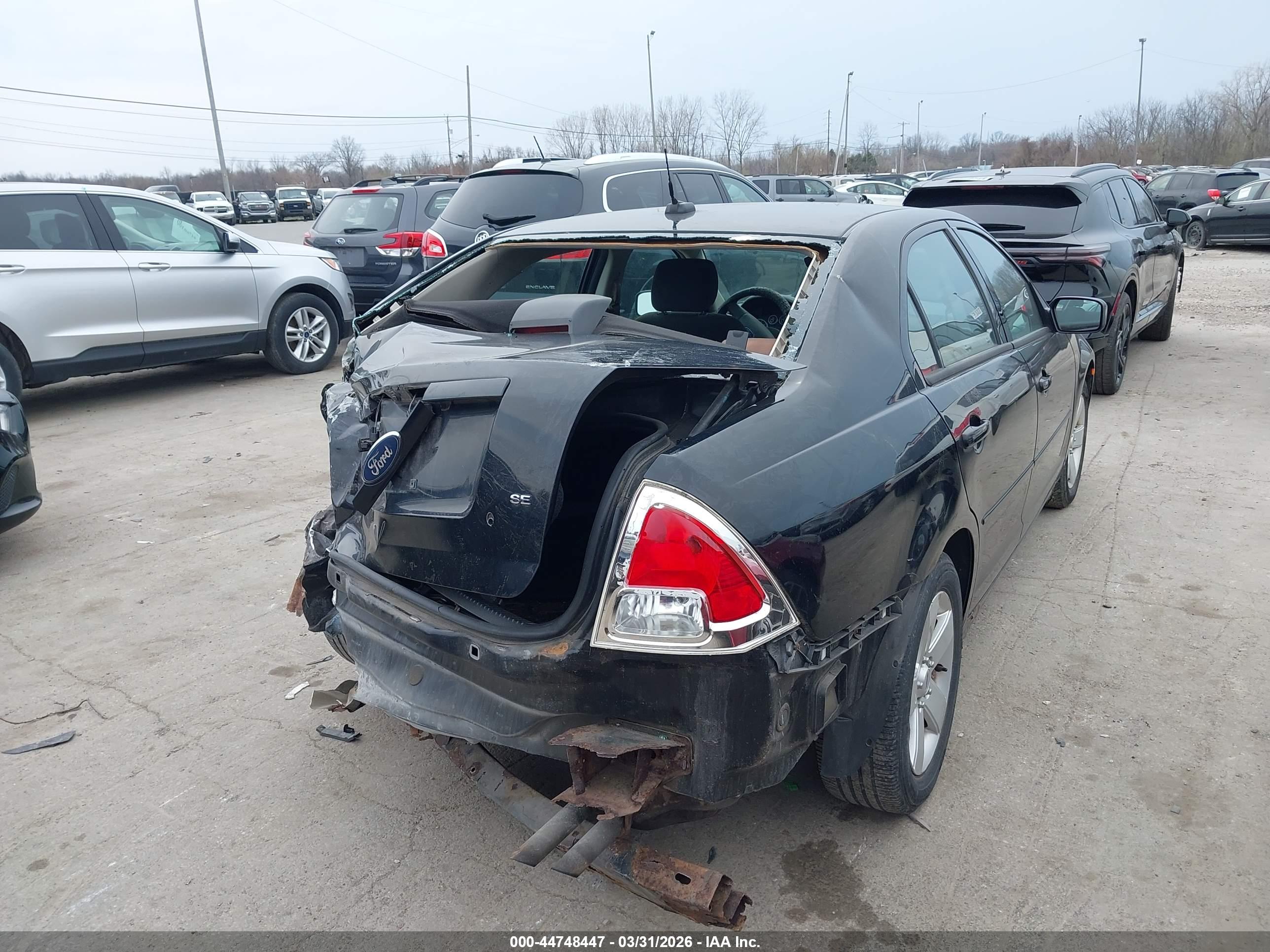 FORD FUSION image 4